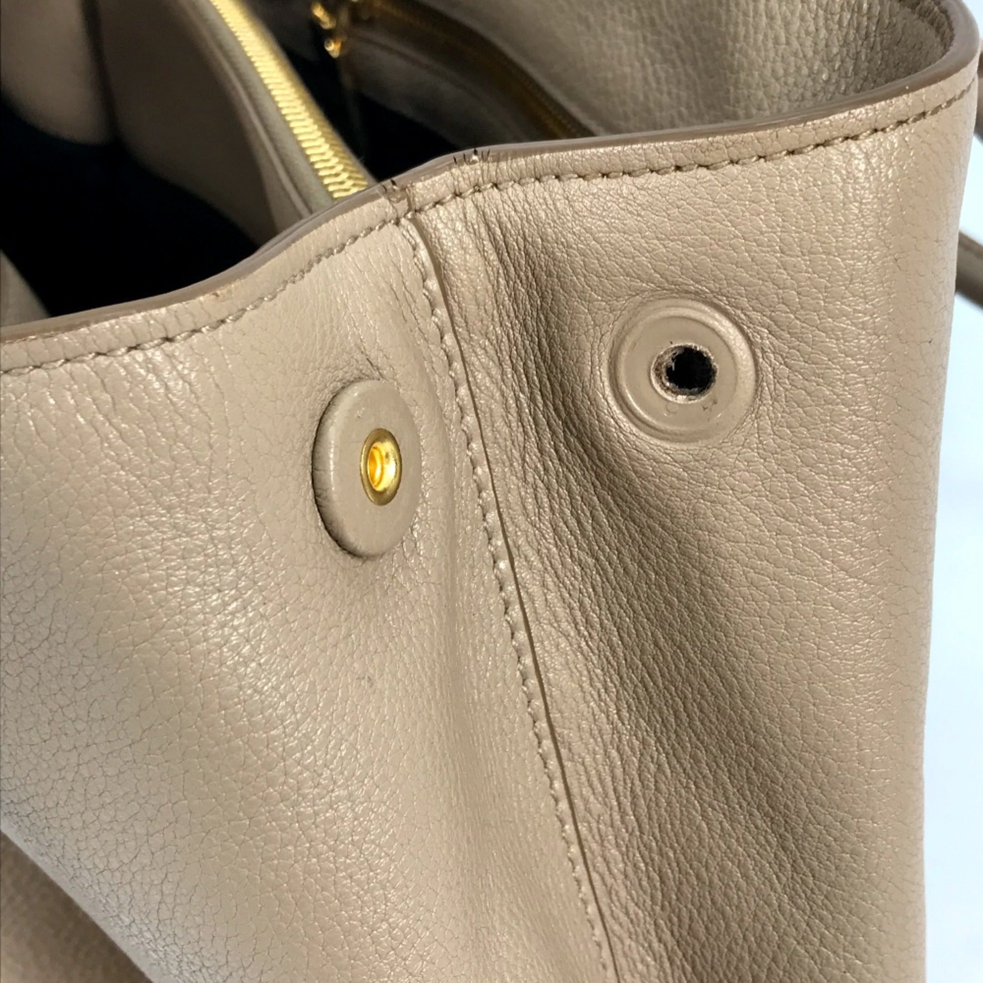 Prada Beige Leather Handbag (Pre-Owned)
