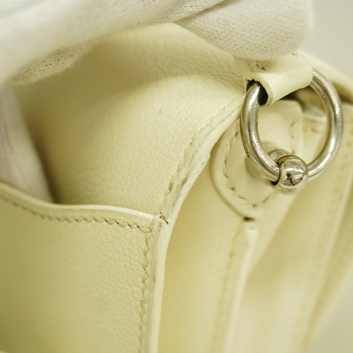 Hermes White Shoulder Bag (Pre-Owned)