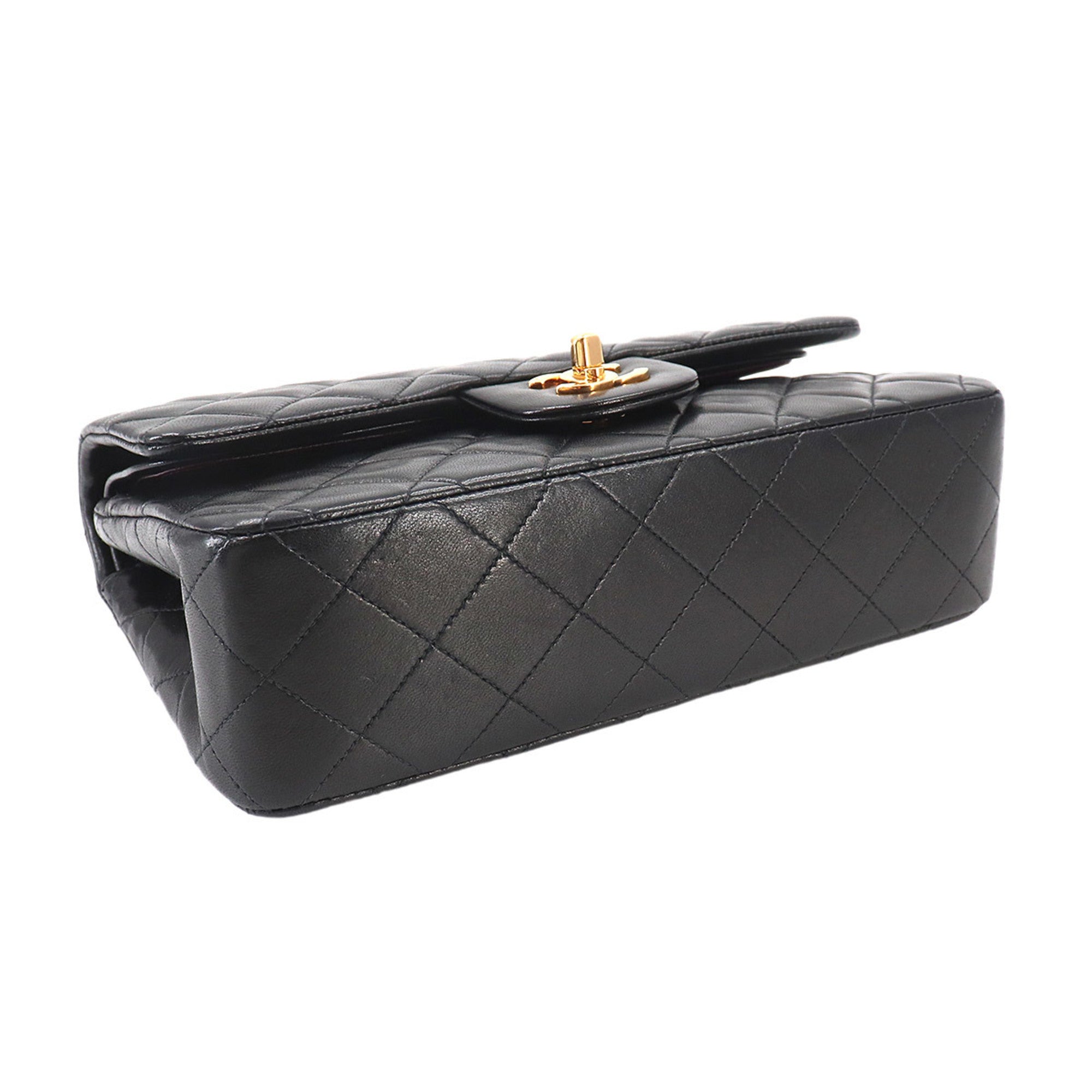 Chanel Matelasse Black Leather Handbag Shoulder Bag (Pre-Owned)