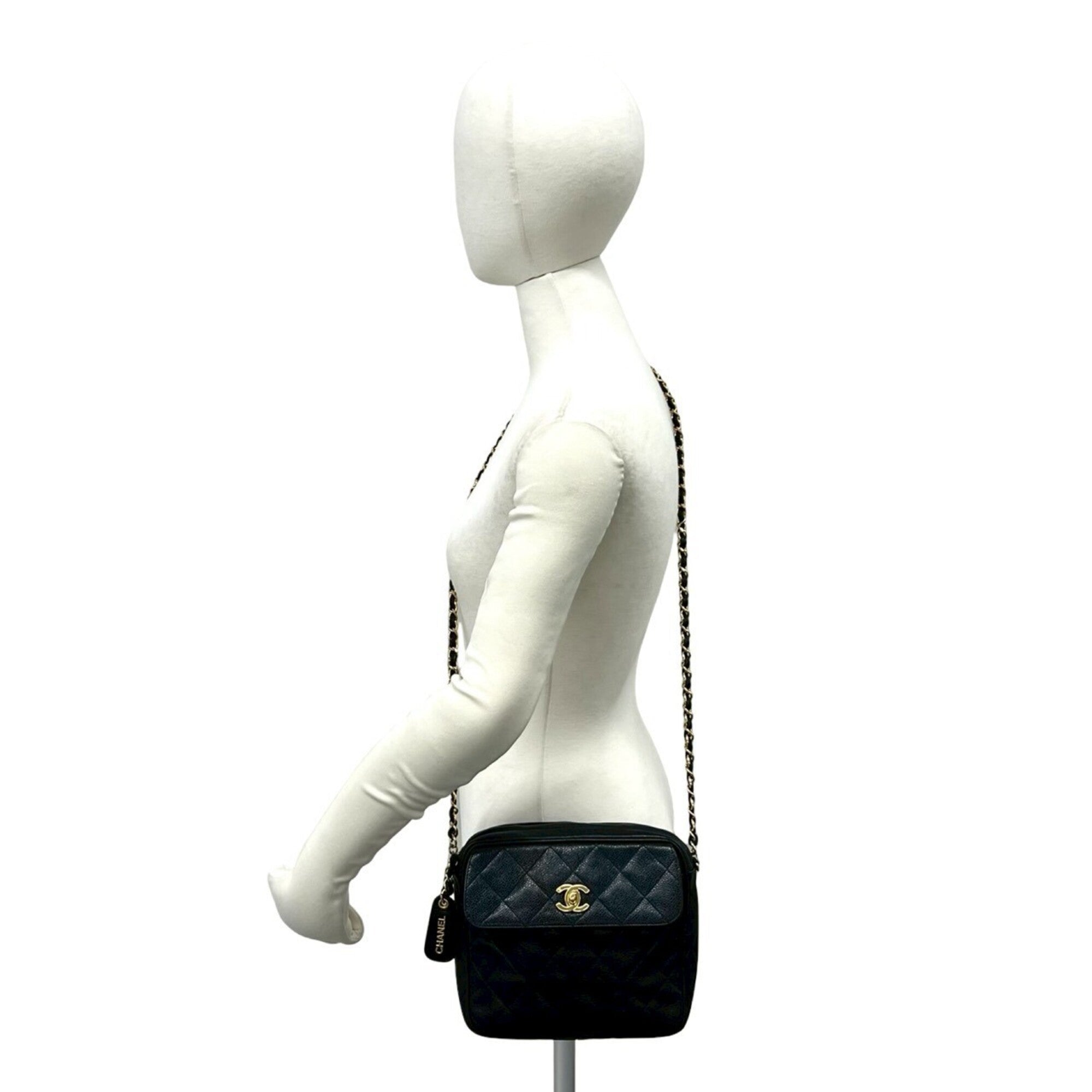 Chanel Black Grained Calfskin Shoulder Bag (Pre-Owned)