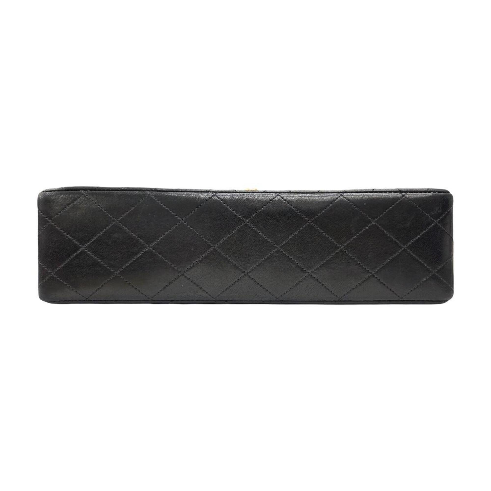 Chanel Matelasse Black Leather Shoulder Bag (Pre-Owned)