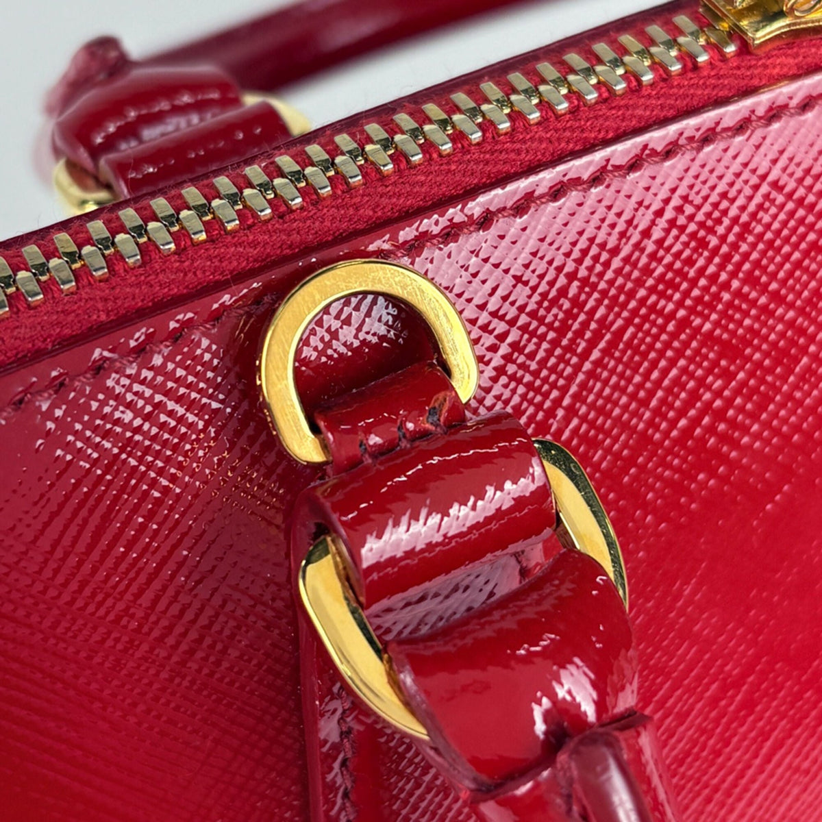 Prada Red Color Leather Handbag (Pre-Owned)