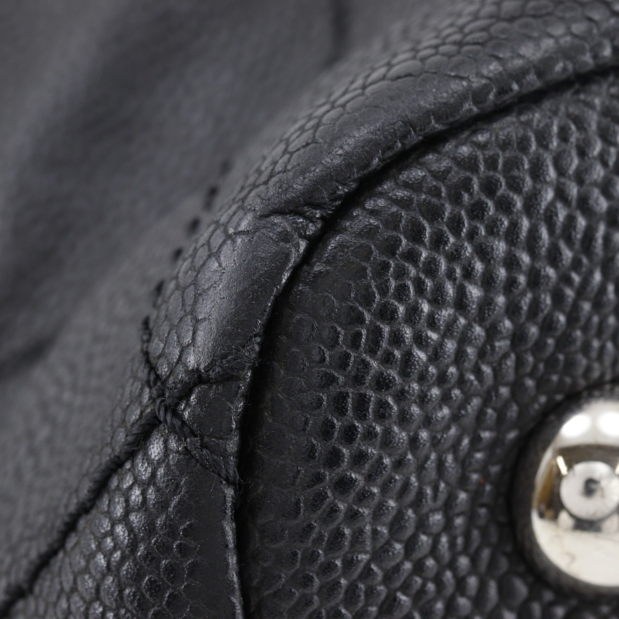 Chanel Black Grained Calfskin Tote Bag (Pre-Owned)