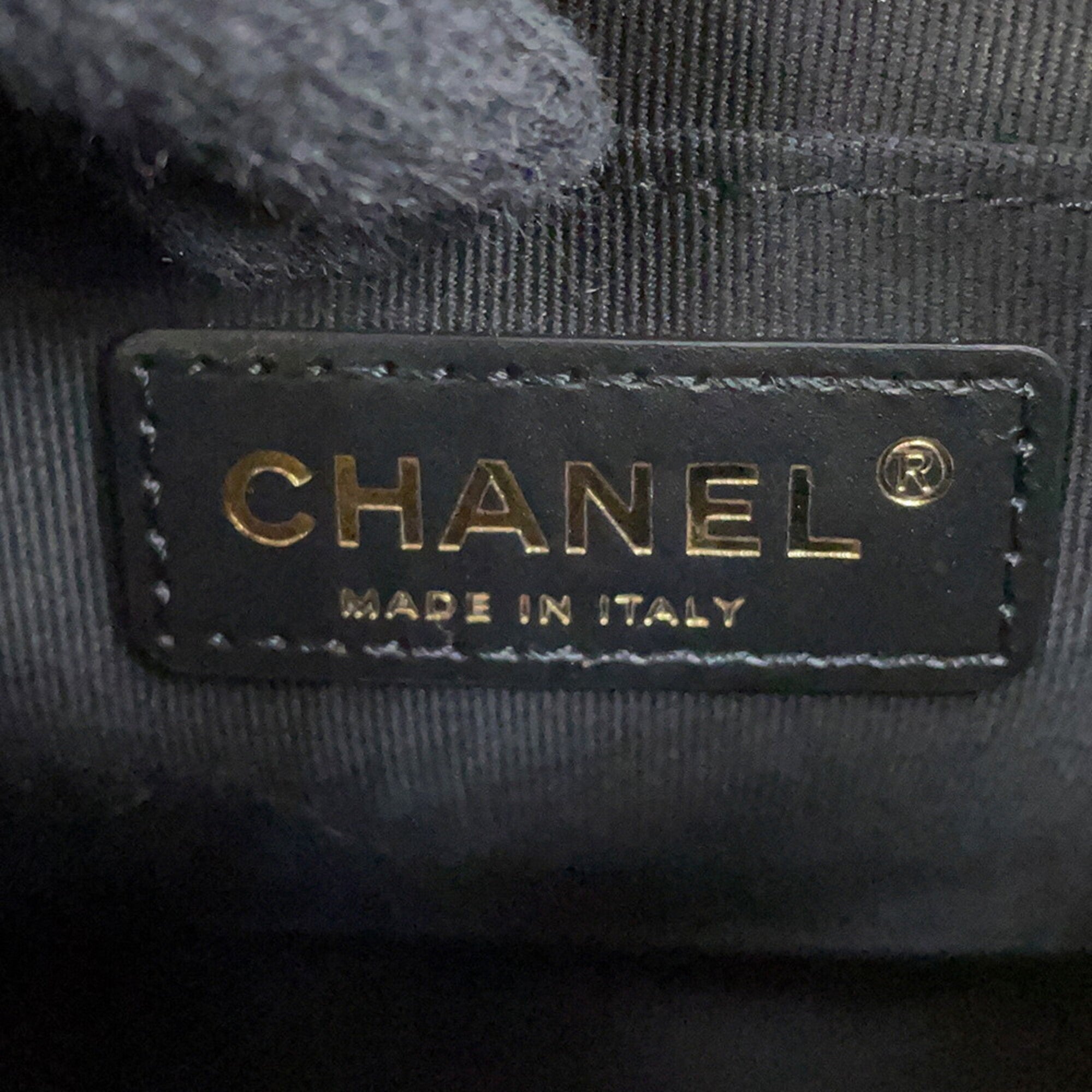 Chanel Black Grained Calfskin Handbag (Pre-Owned)