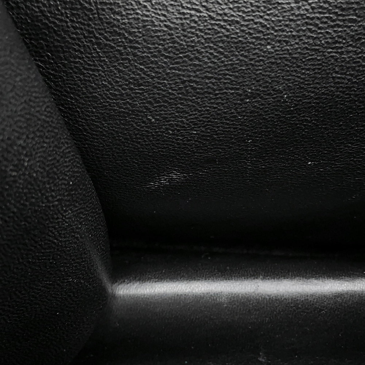 Chanel Black Grained Calfskin Handbag Shoulder Bag (Pre-Owned)