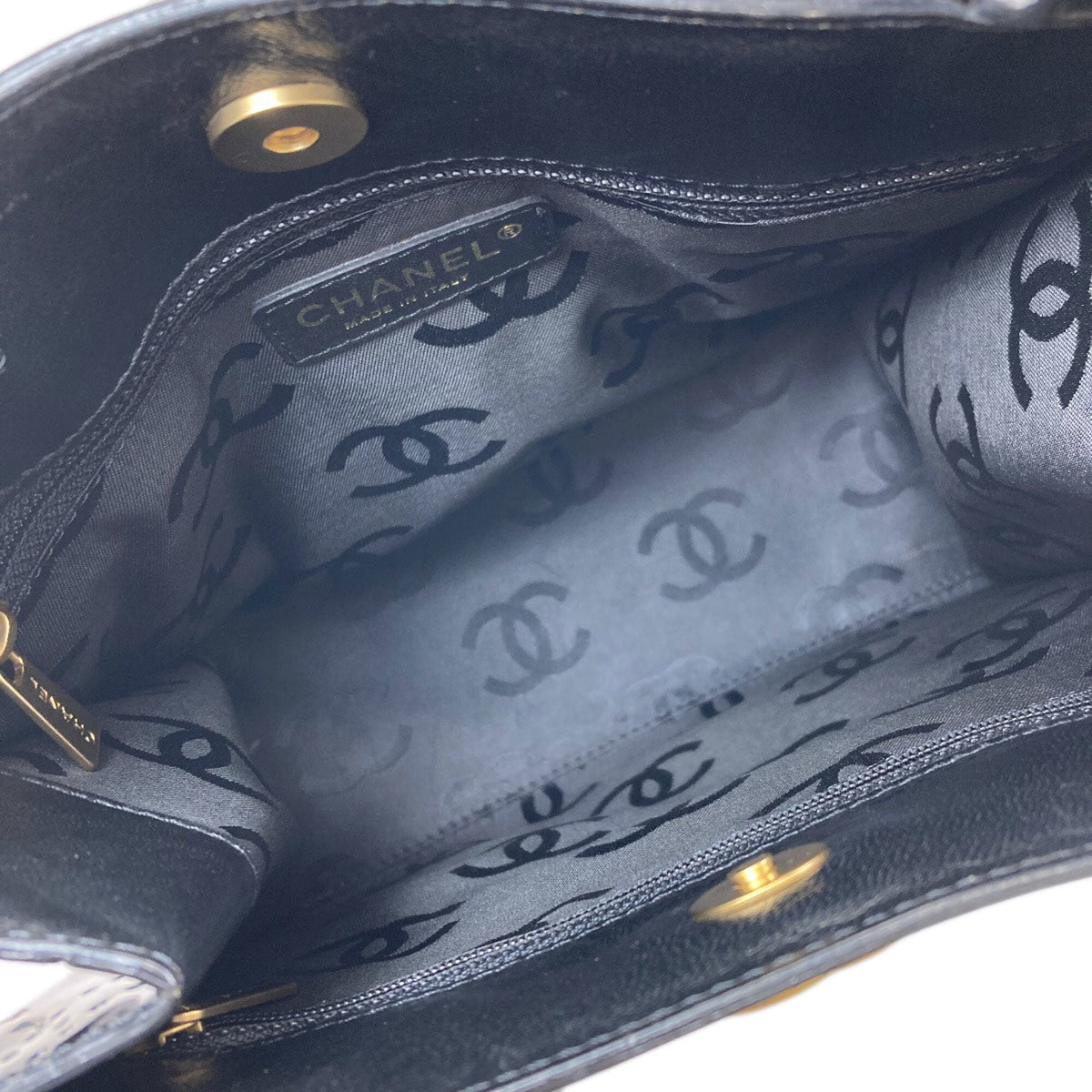 Chanel Camellia Black Handbag (Pre-Owned)