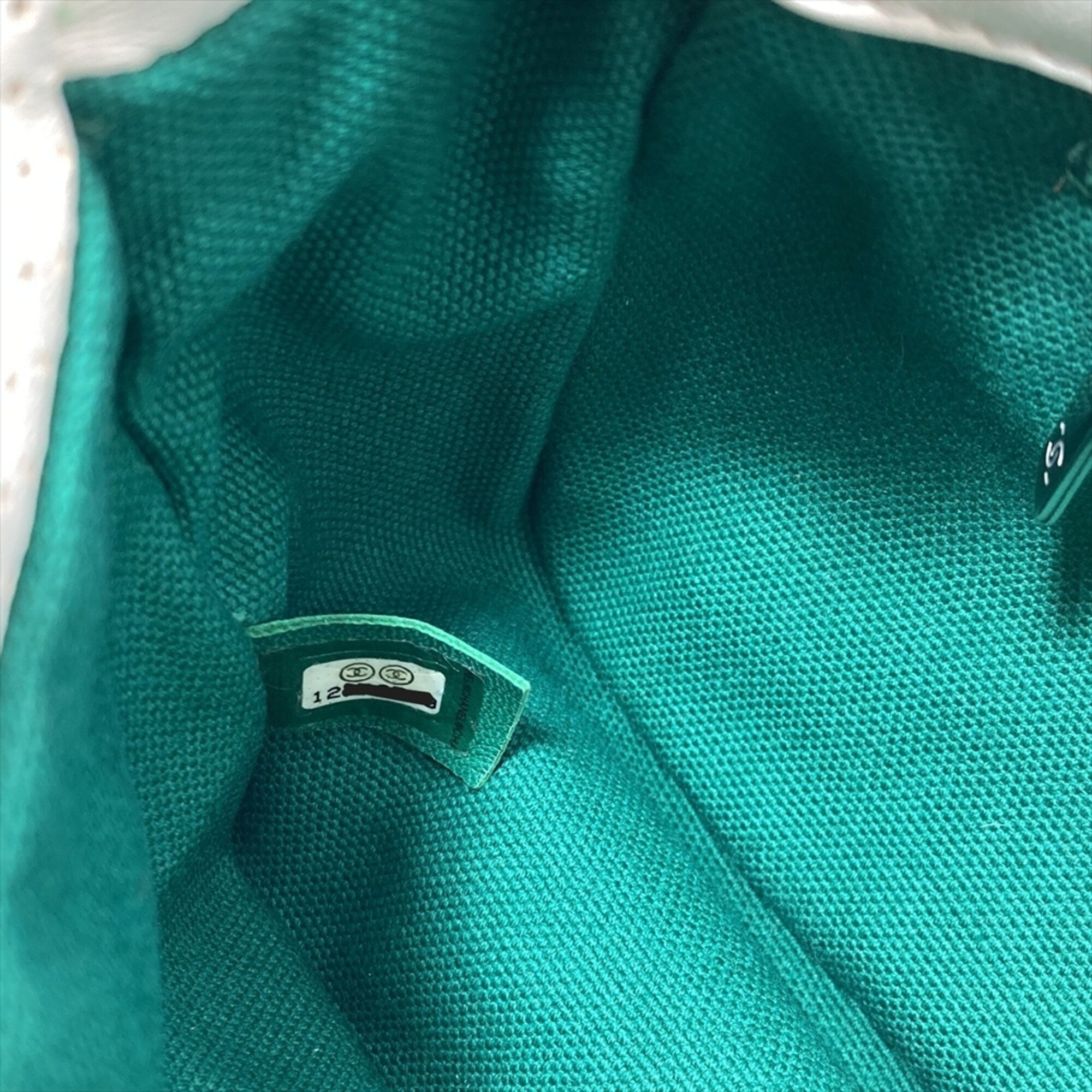 Chanel Green White Shoulder Bag (Pre-Owned)
