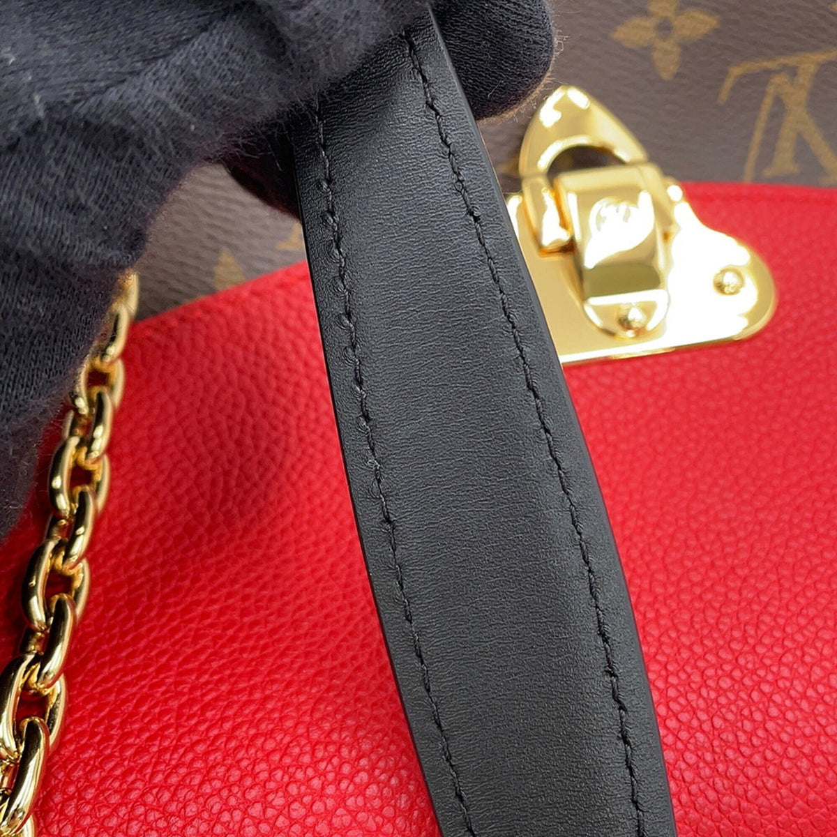 Louis Vuitton Monogram Red Color Monogram Handbag Shoulder Bag (Pre-Owned)