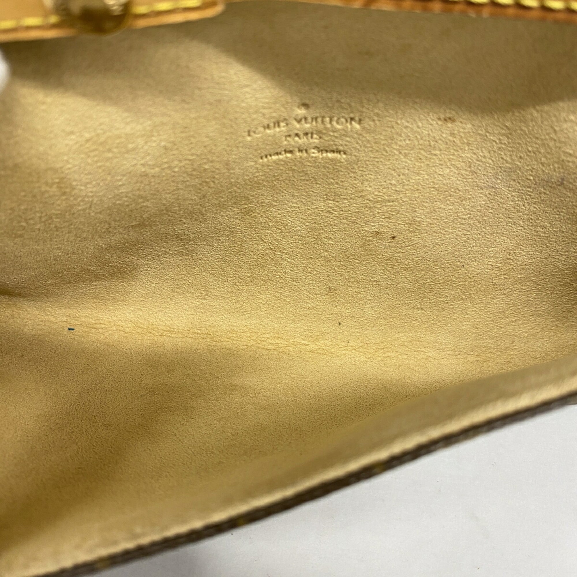 Louis Vuitton Brown Shoulder Bag (Pre-Owned)