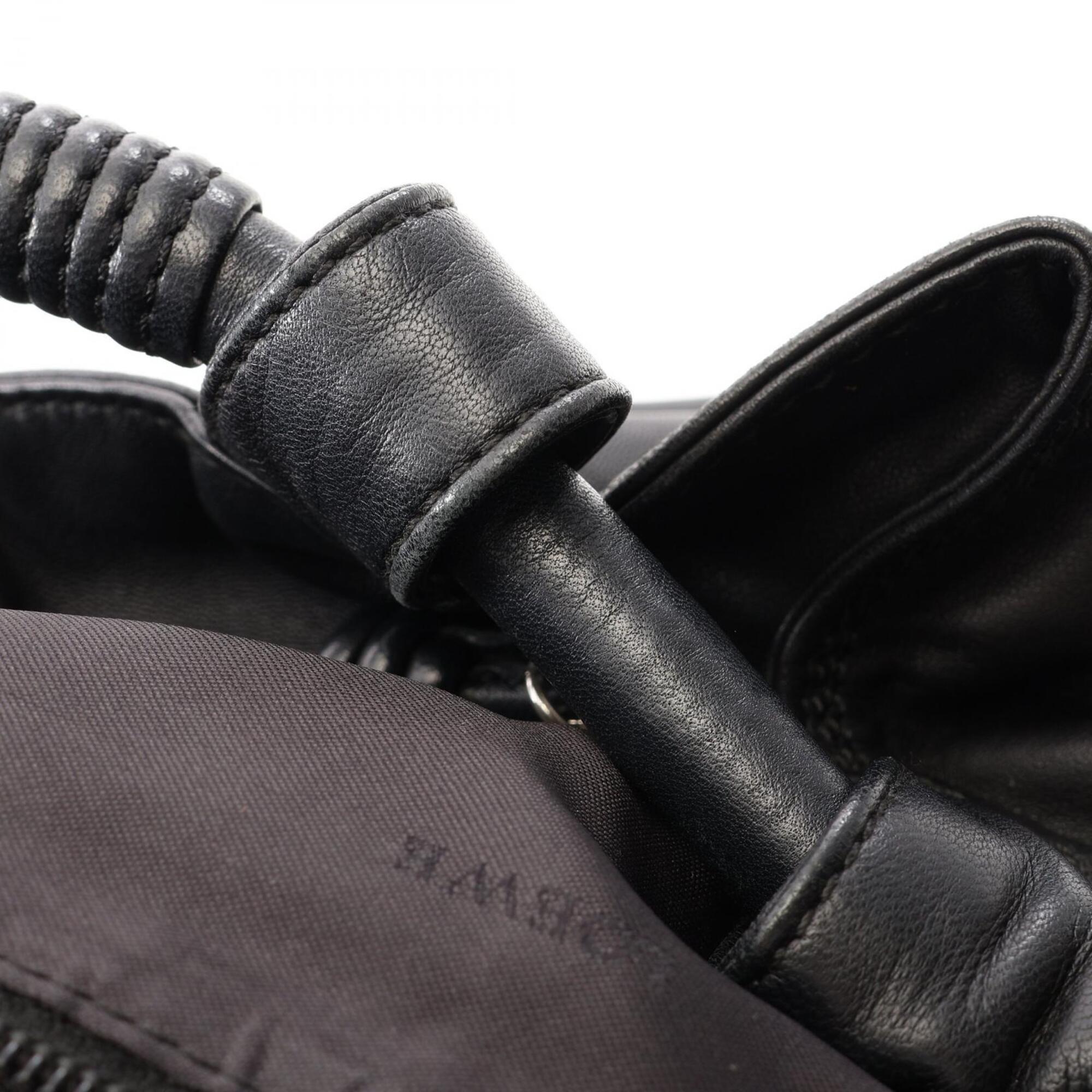 Loewe Black Leather Handbag (Pre-Owned)