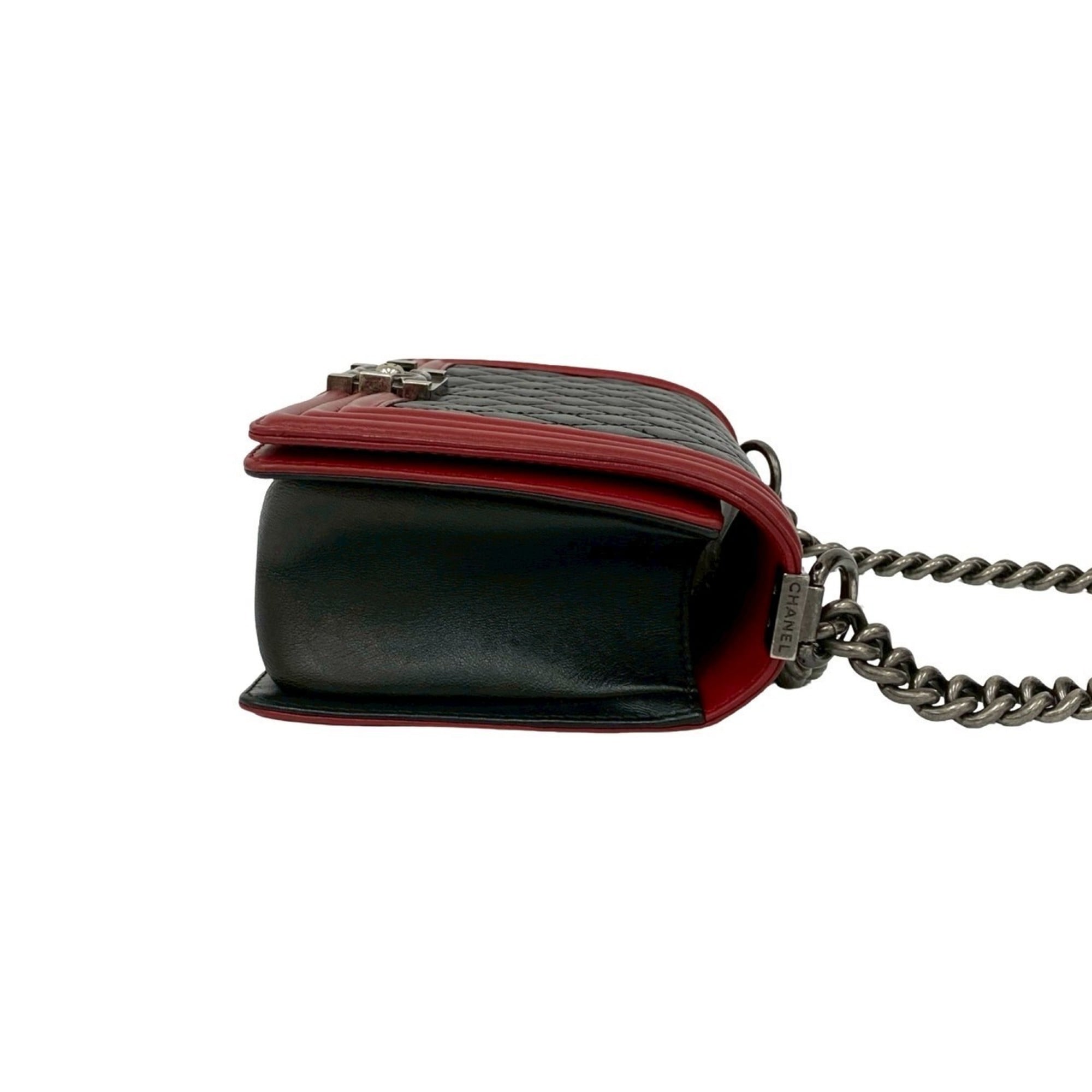 Chanel Black Red Color Leather Shoulder Bag (Pre-Owned)