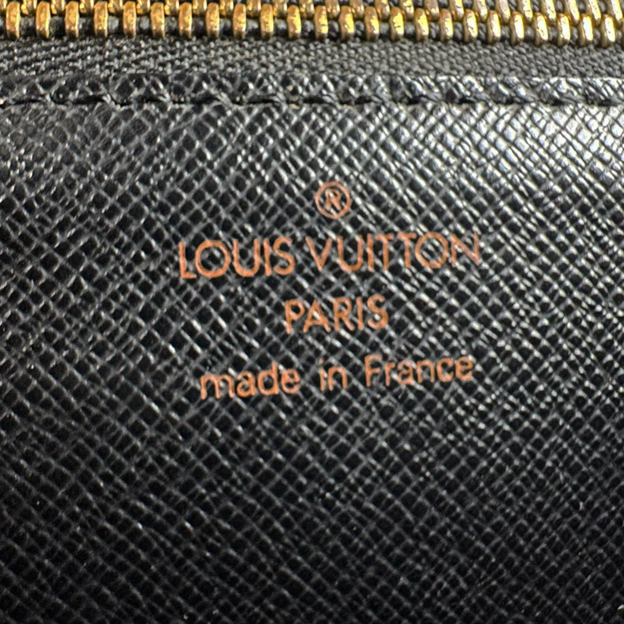 Louis Vuitton Noir Epi Leather Handbag (Pre-Owned)