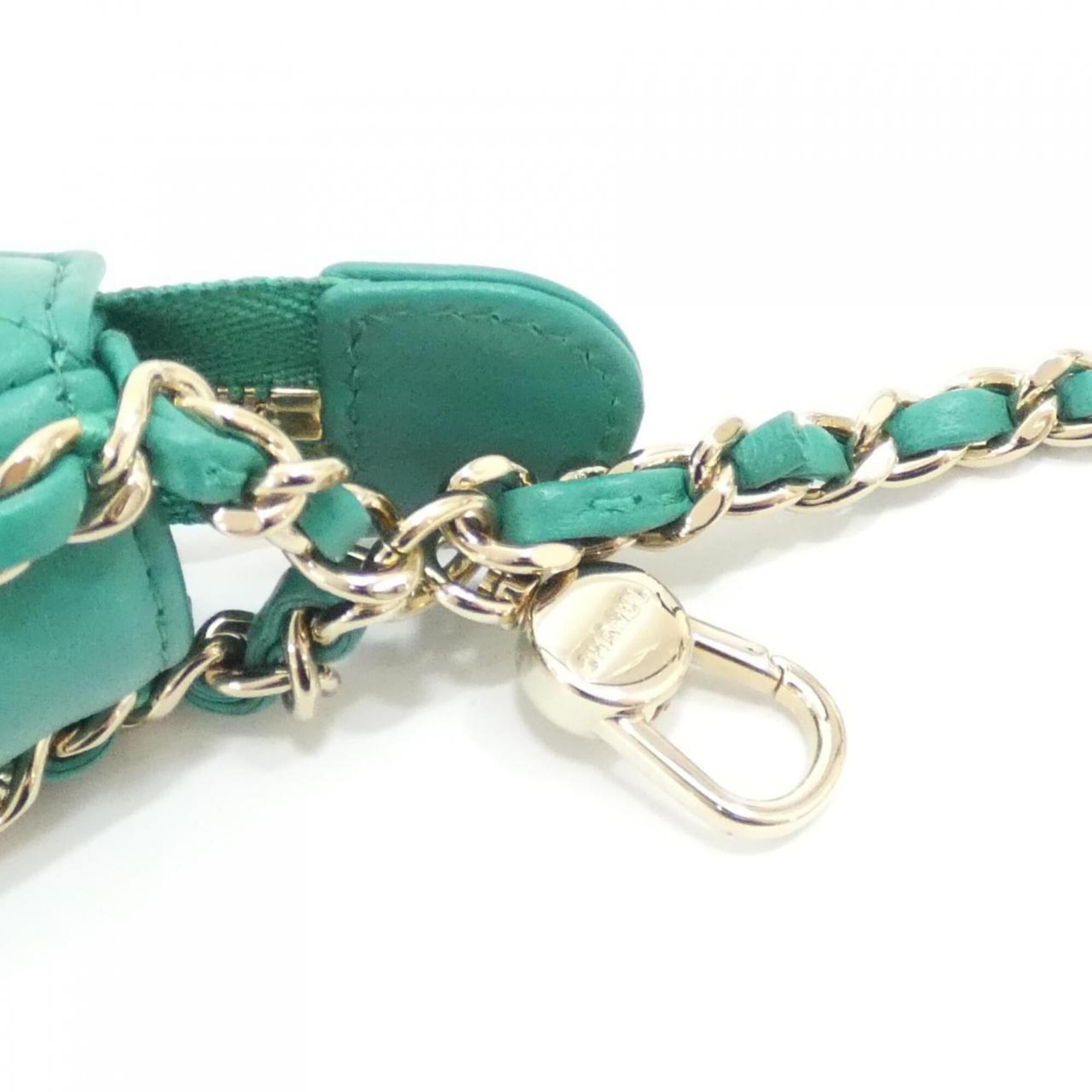 Chanel Green Leather Shoulder Bag (Pre-Owned)