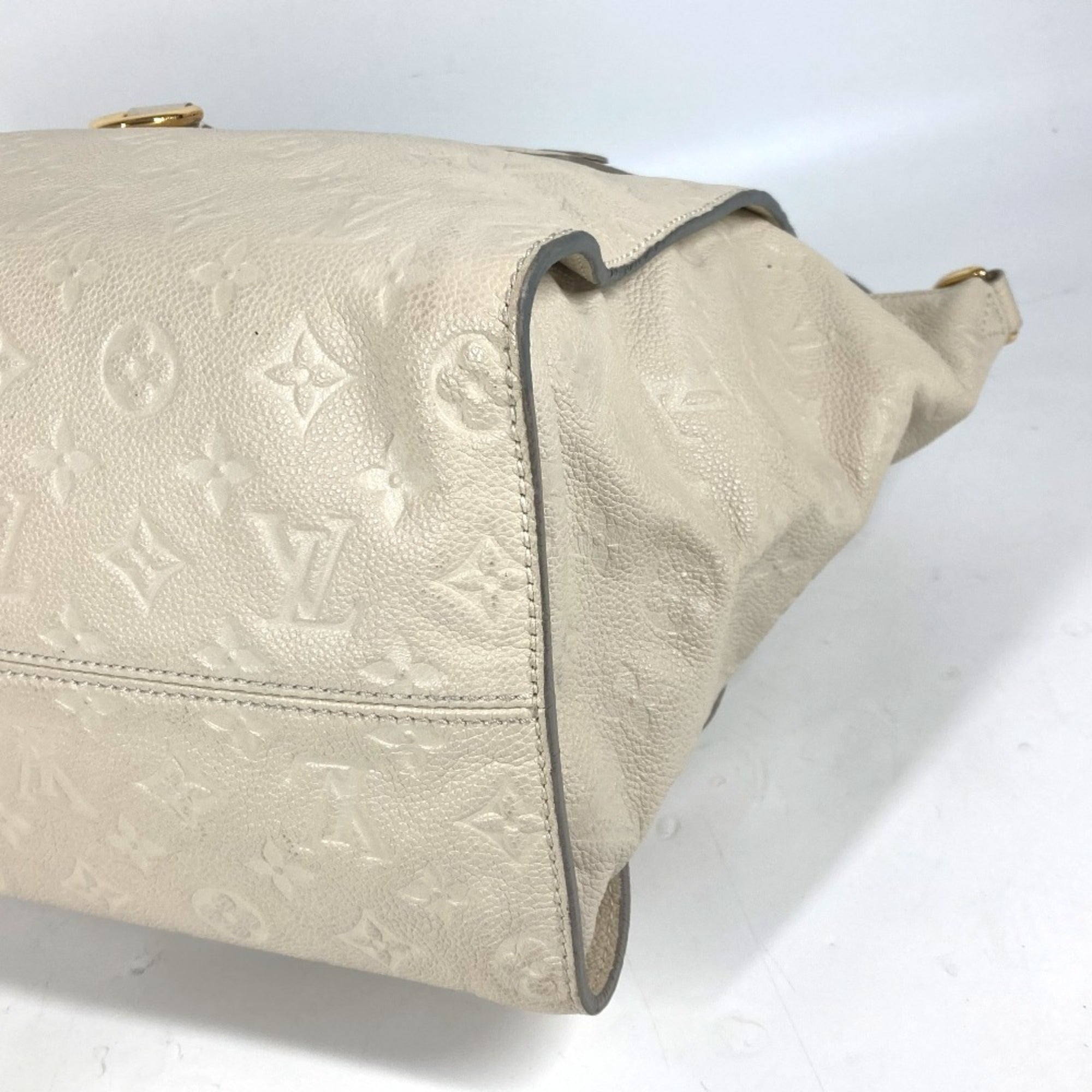 Louis Vuitton Neige White Monogram Empreinte Shoulder Bag Tote Bag (Pre-Owned)
