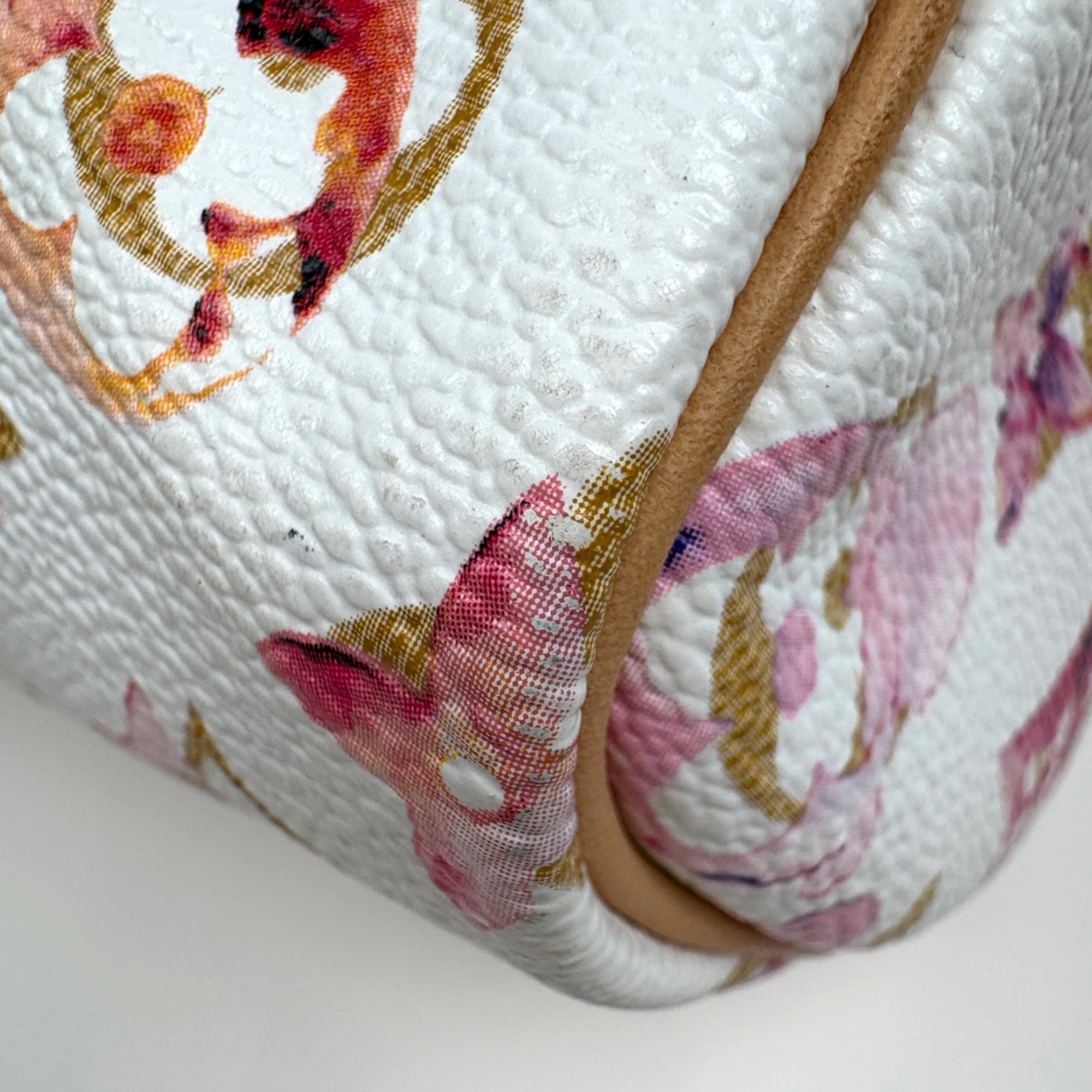 Louis Vuitton Blanc White Monogram Handbag (Pre-Owned)