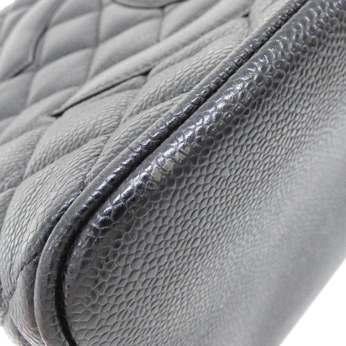 Chanel Black Grained Calfskin Handbag (Pre-Owned)