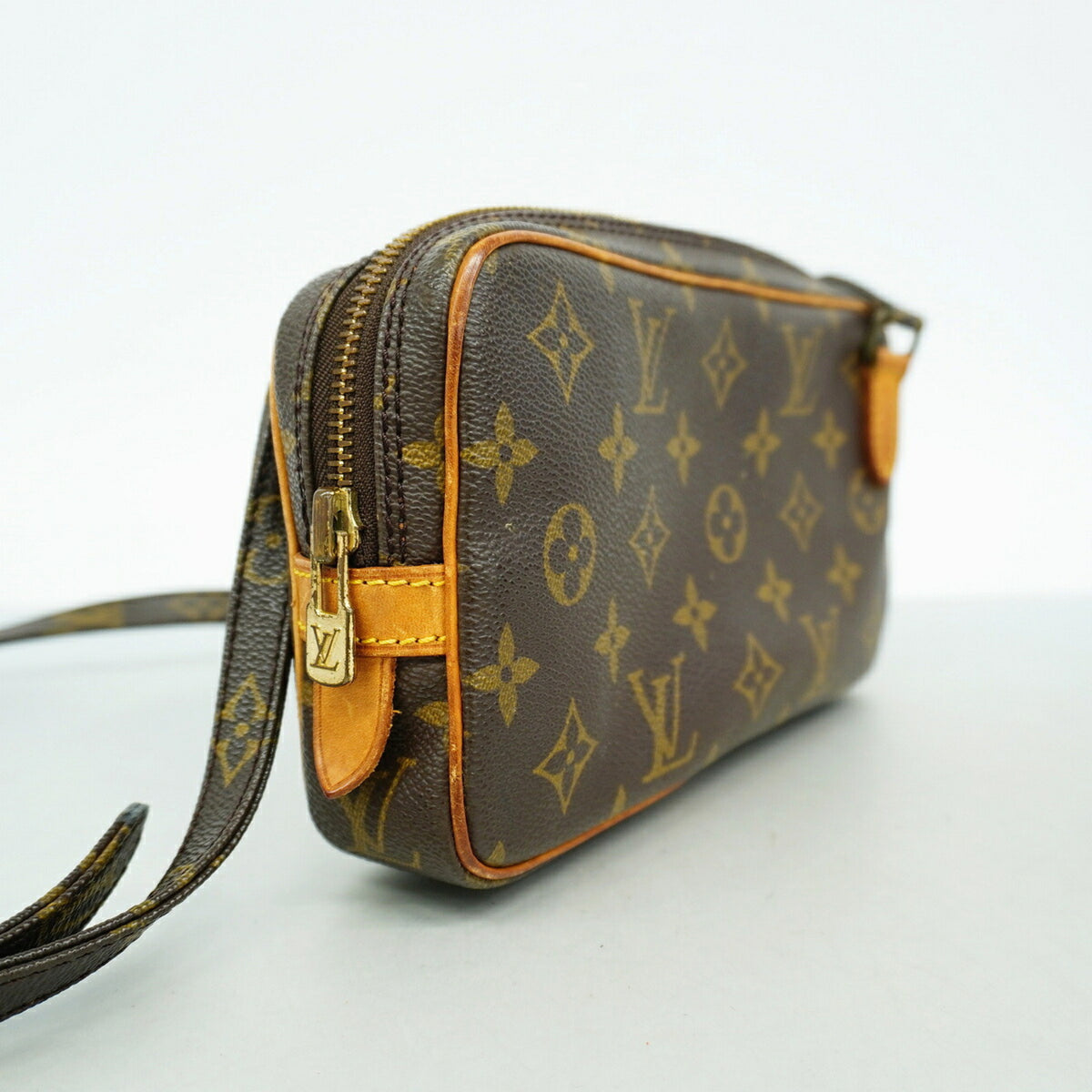 Louis Vuitton Brown Shoulder Bag (Pre-Owned)