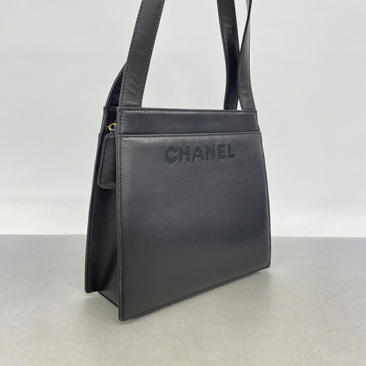 Chanel Black Leather Tote Bag (Pre-Owned)