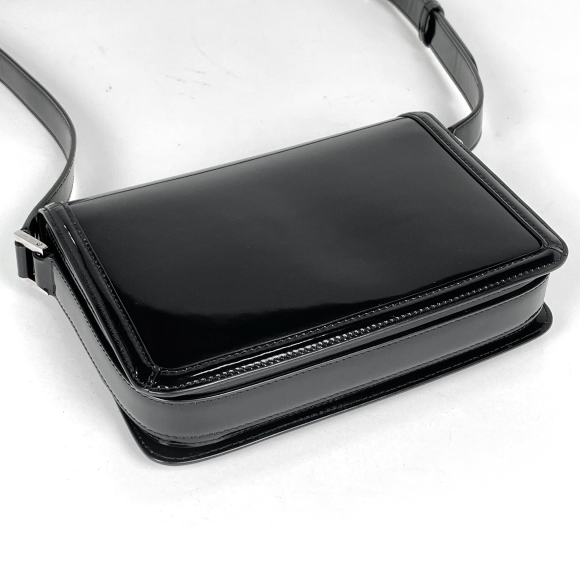 Saint Laurent Black Patent Leather Shoulder Bag (Pre-Owned)