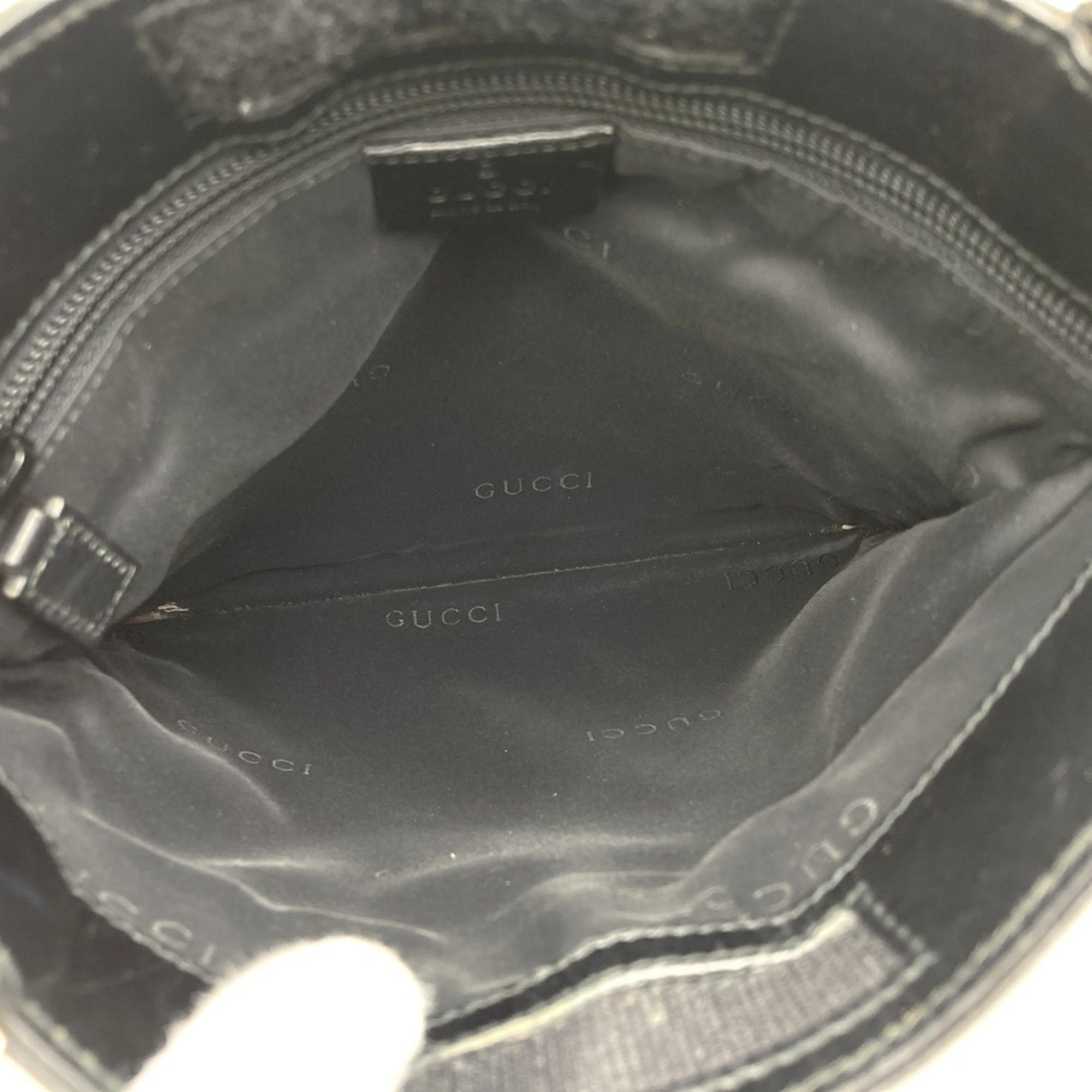 Gucci Black Nylon Leather Shoulder Bag (Pre-Owned)