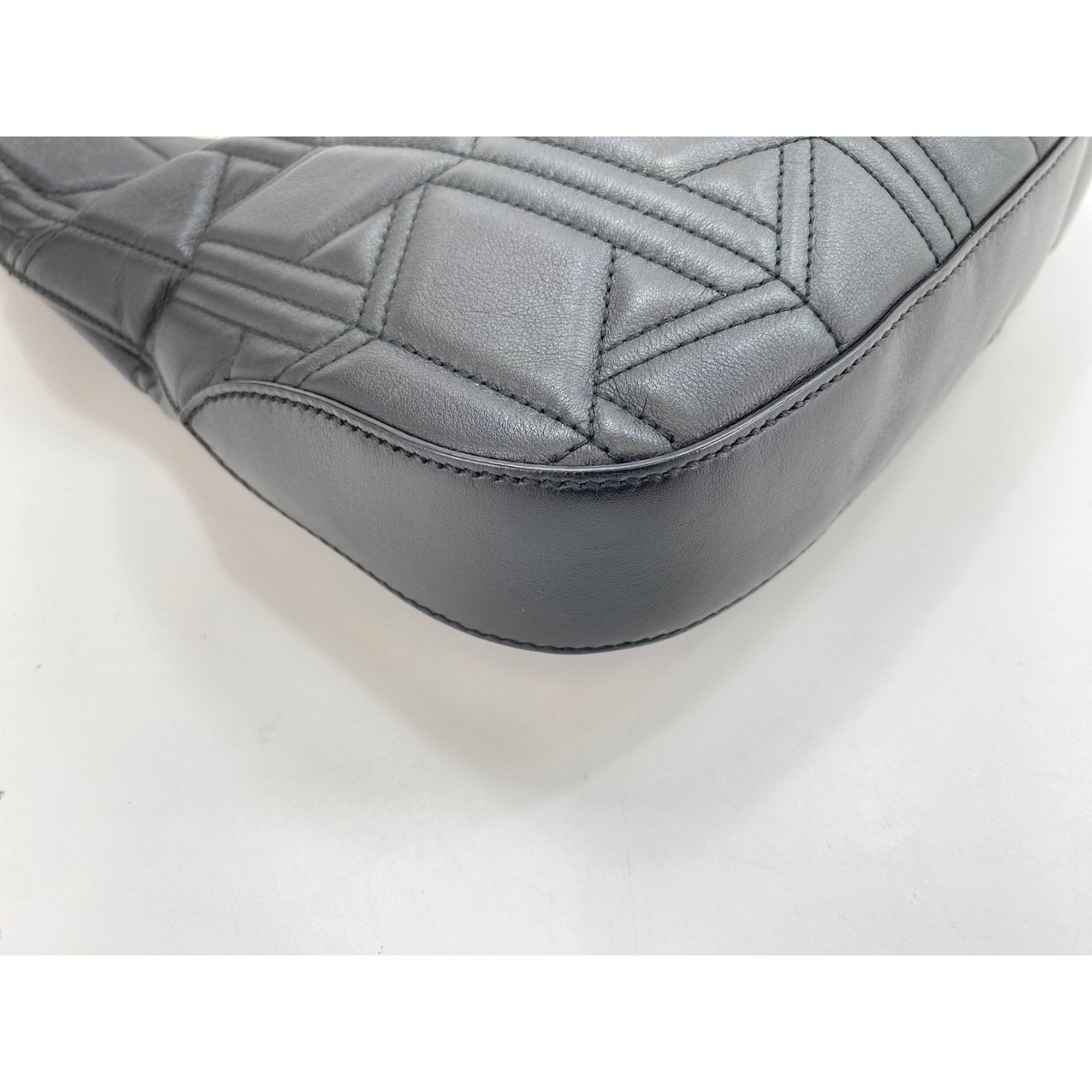 Gucci Black Leather Shoulder Bag (Pre-Owned)