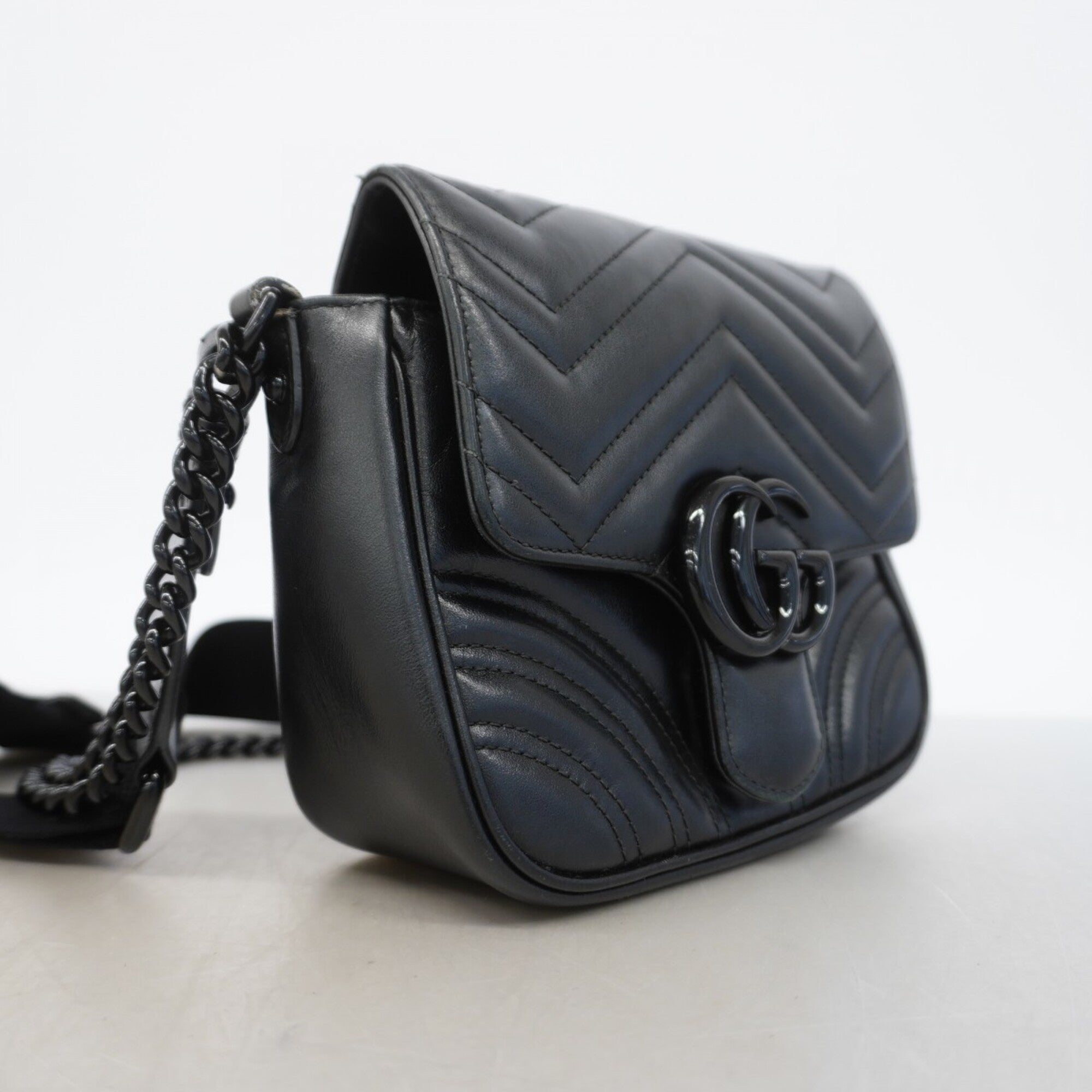 Gucci Black Leather Handbag (Pre-Owned)