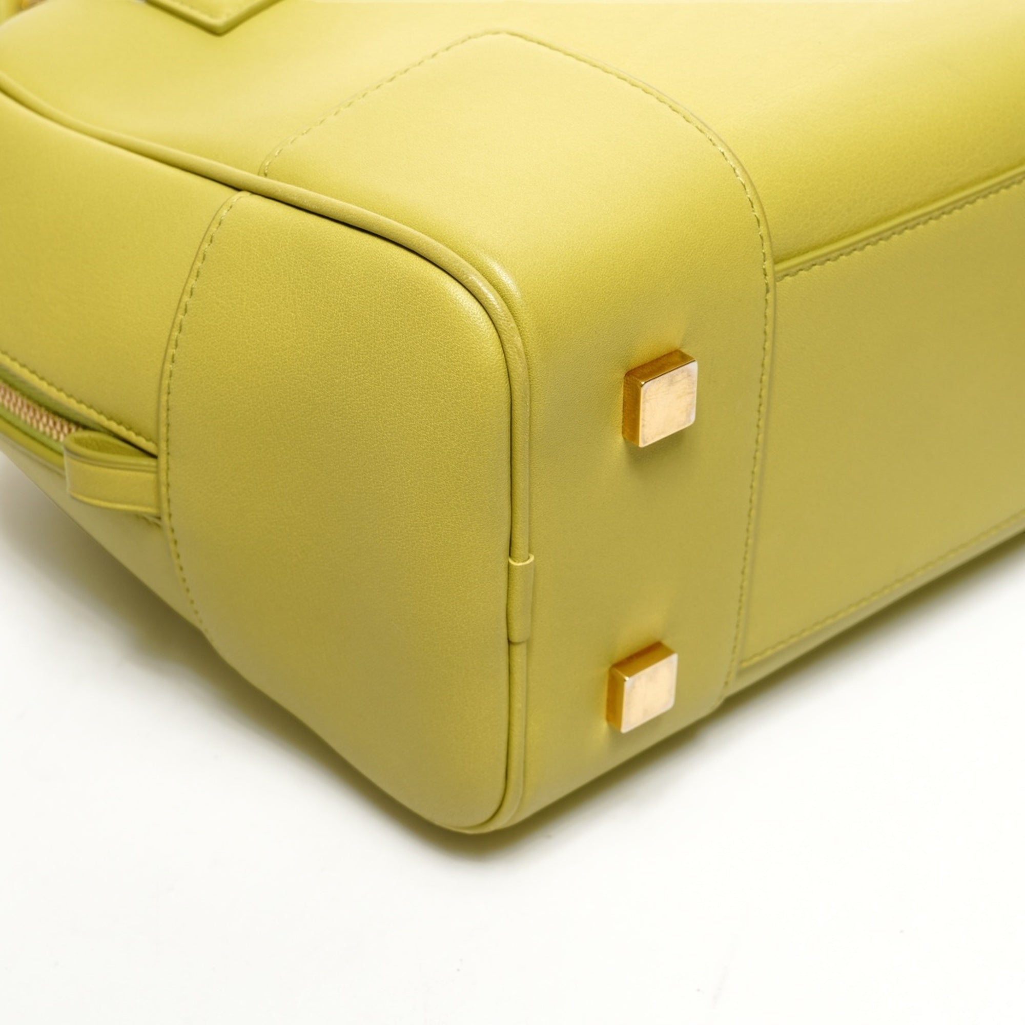 Loewe Amazona Green Leather Handbag (Pre-Owned)