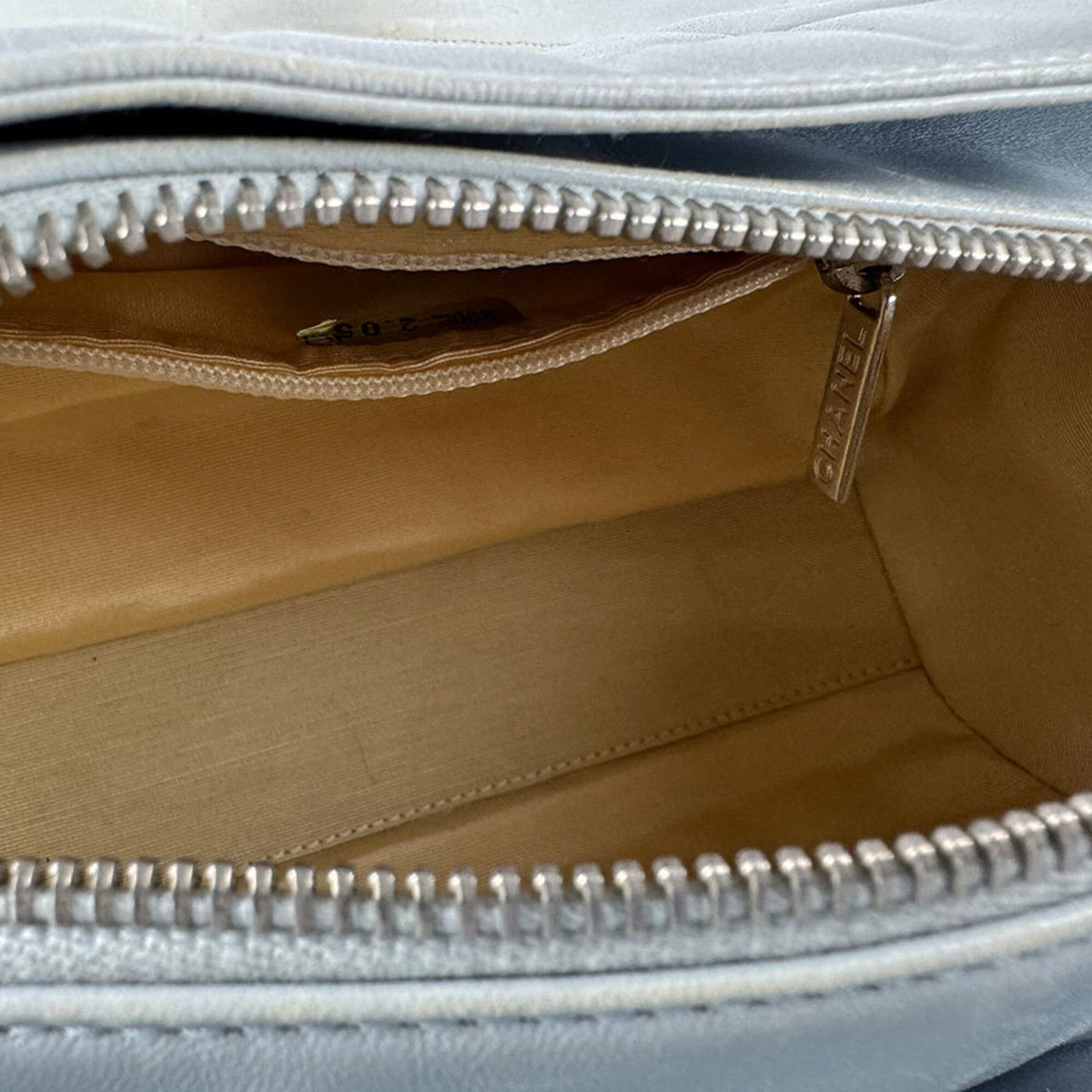 Chanel Light Blue Leather Shoulder Bag (Pre-Owned)