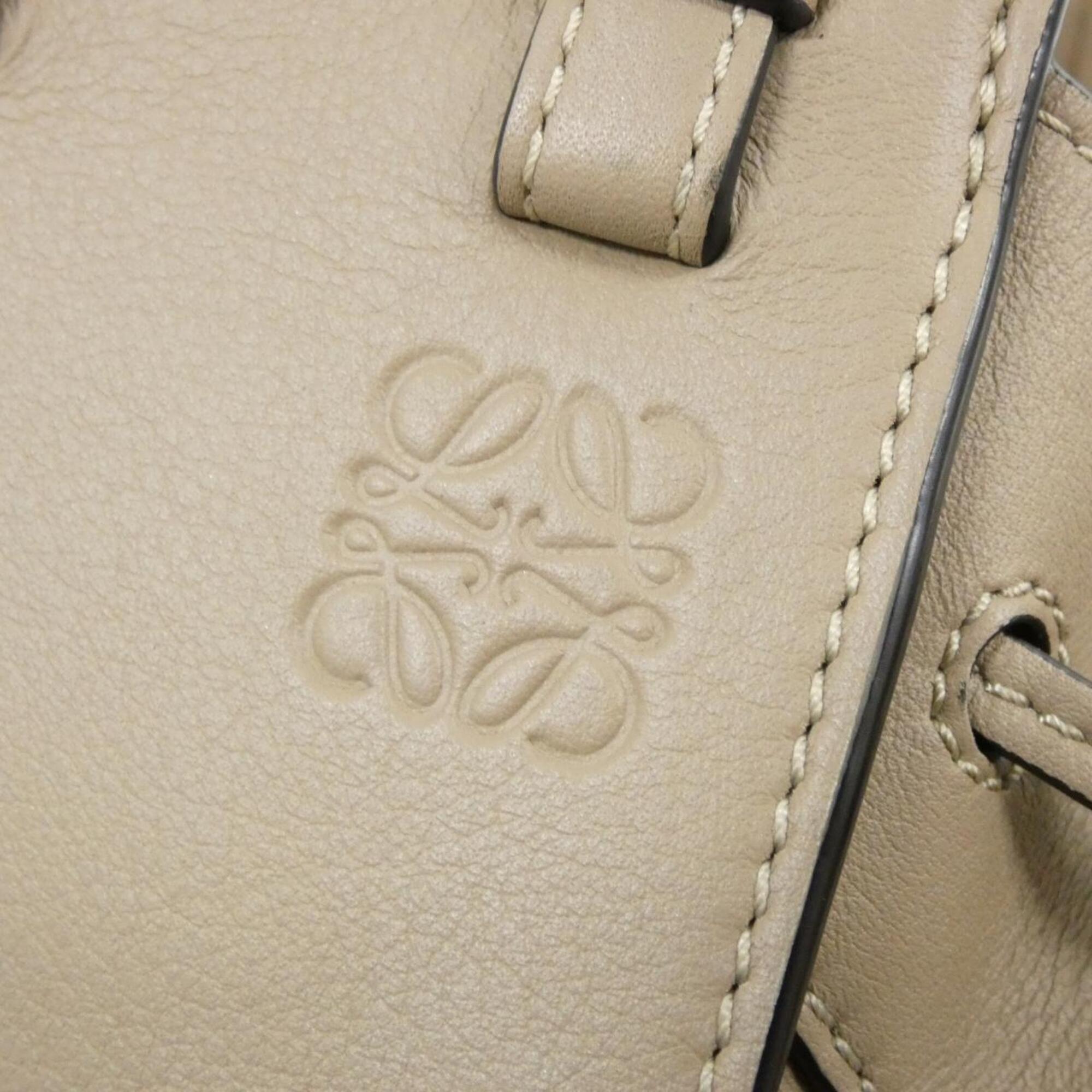Loewe Sand Leather Shoulder Bag (Pre-Owned)