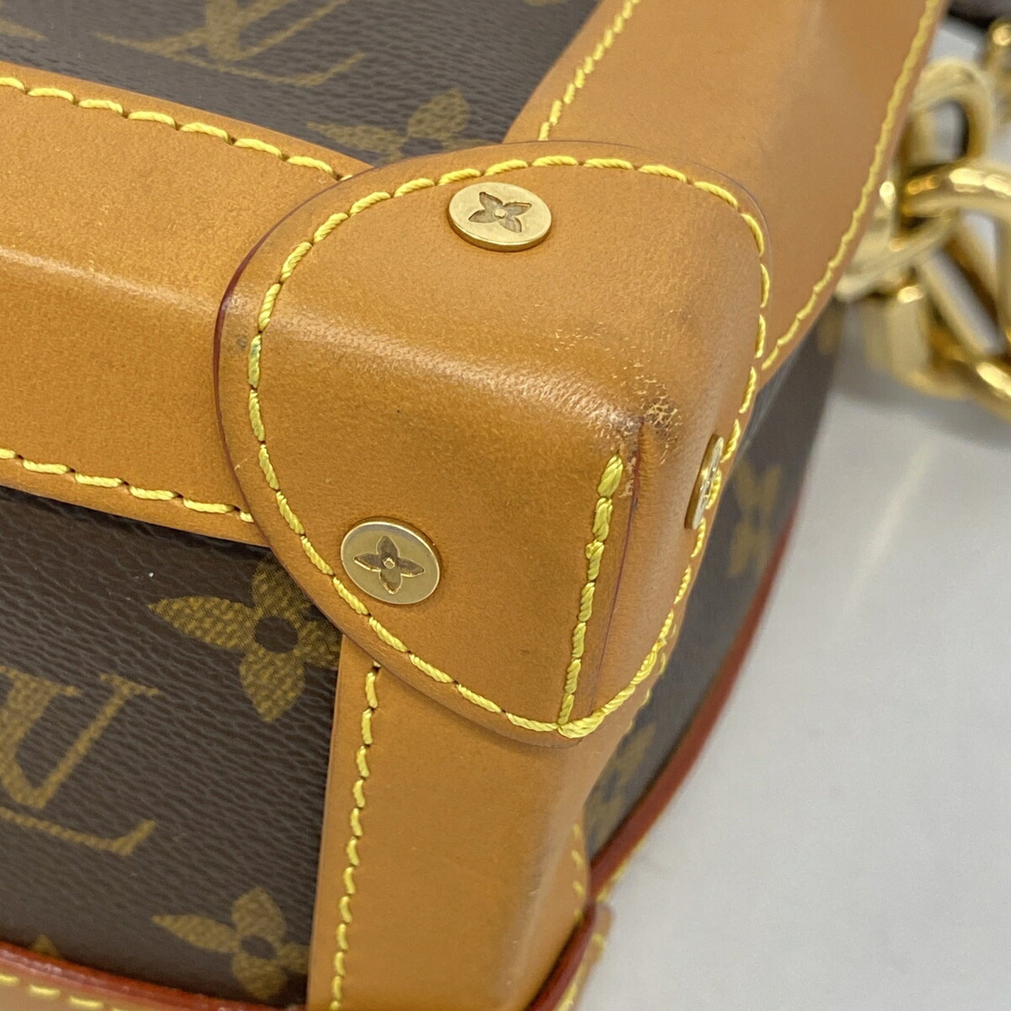 Louis Vuitton Brown Shoulder Bag (Pre-Owned)
