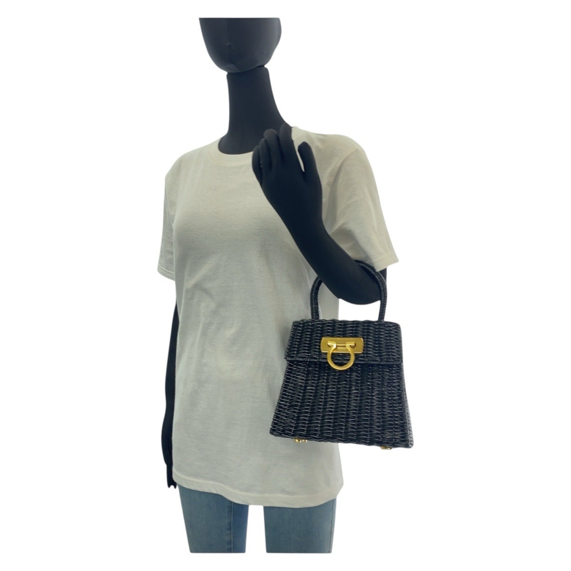 Salvatore Ferragamo Black Handbag (Pre-Owned)