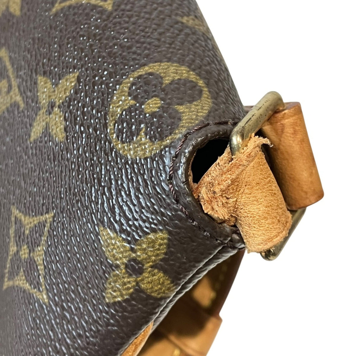 Louis Vuitton Brown Shoulder Bag (Pre-Owned)