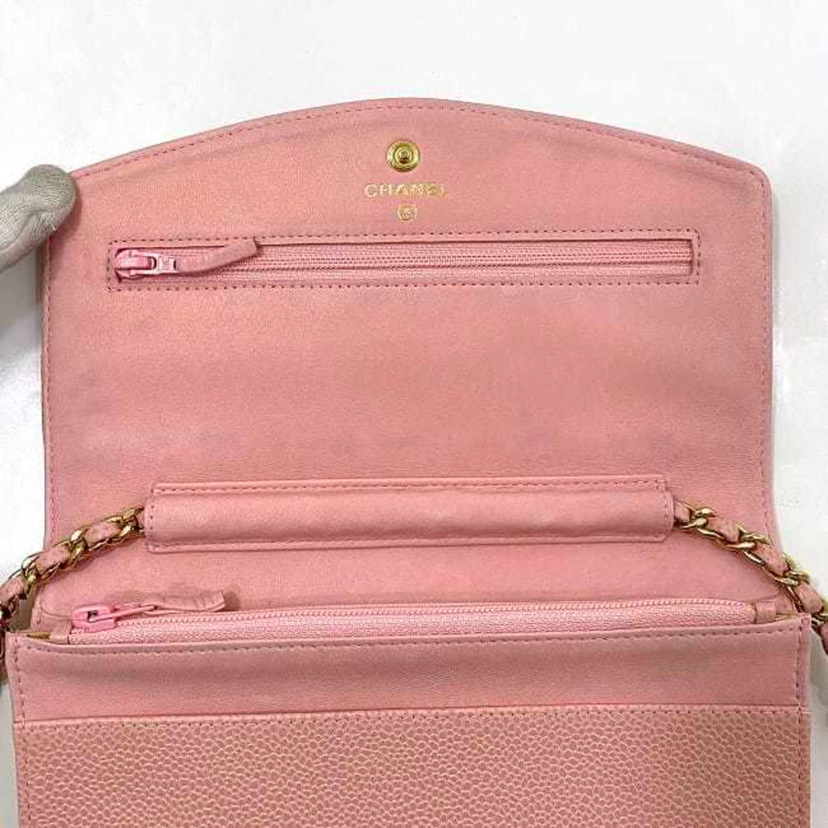 Chanel Pink Caviar Leather Shoulder Bag (Pre-Owned)