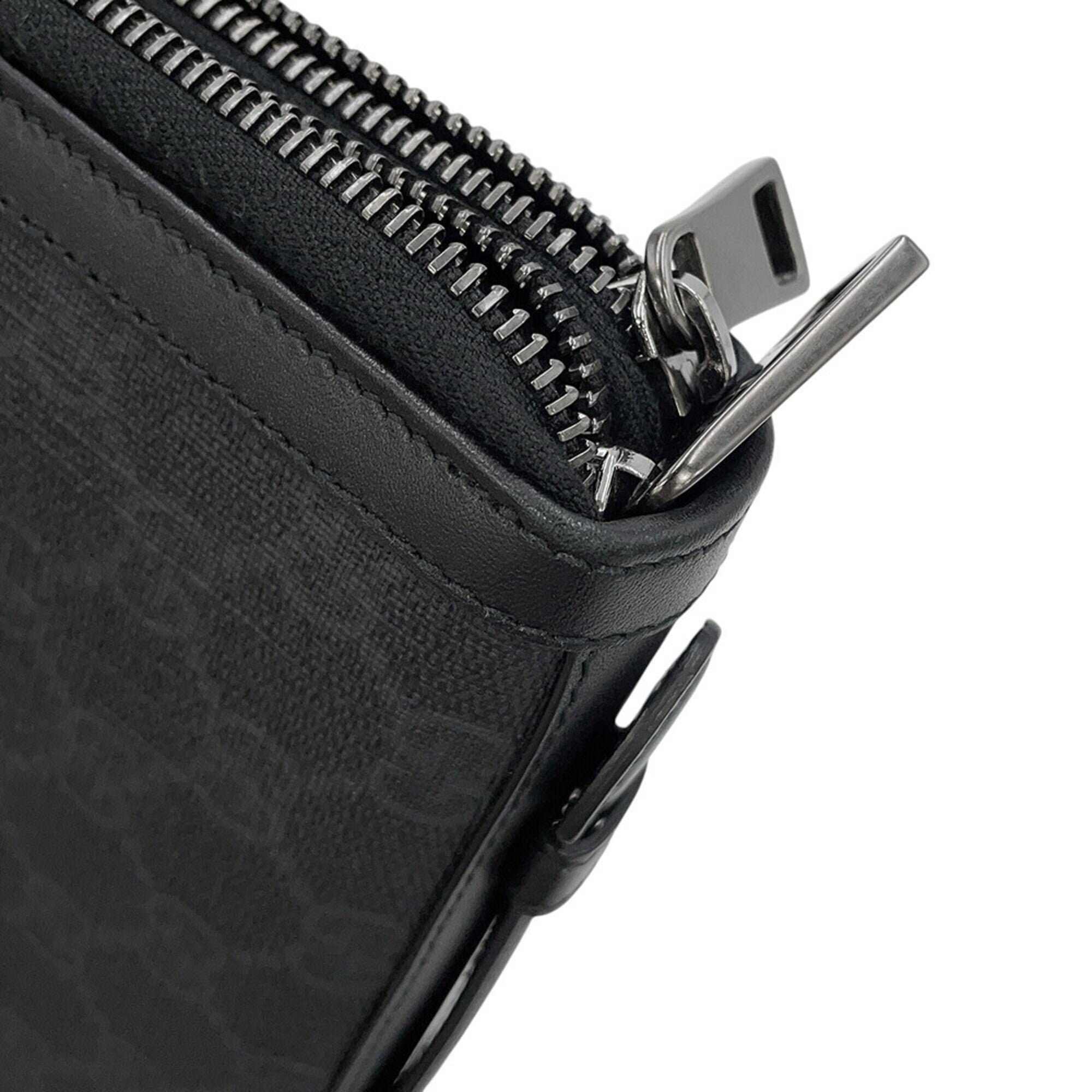 Gucci Black Gg Supreme Clutch Bag Handbag (Pre-Owned)