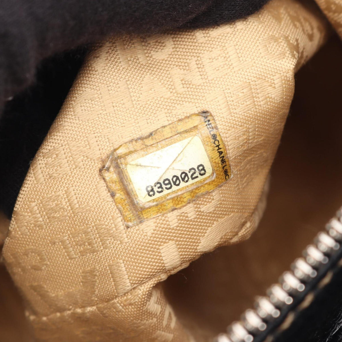 Chanel Black Leather Handbag Shoulder Bag (Pre-Owned)