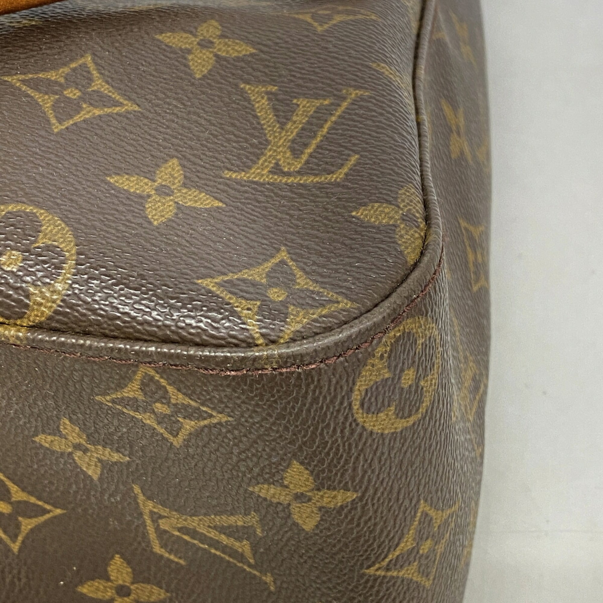 Louis Vuitton Brown Shoulder Bag (Pre-Owned)