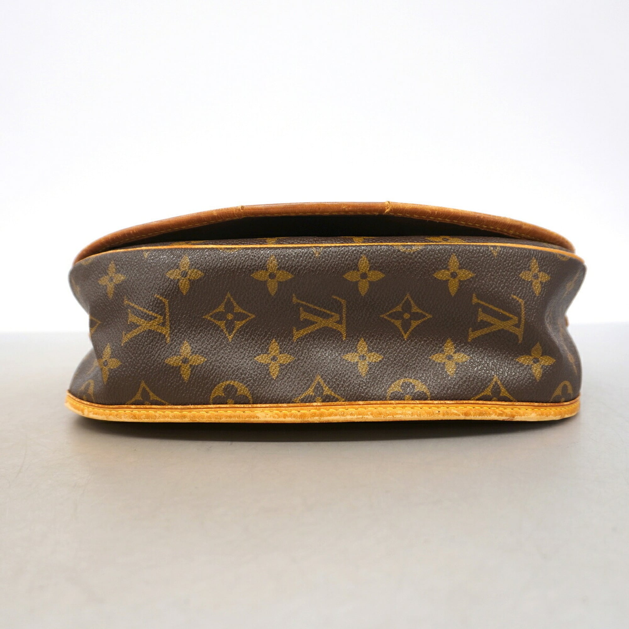 Louis Vuitton Brown Shoulder Bag (Pre-Owned)