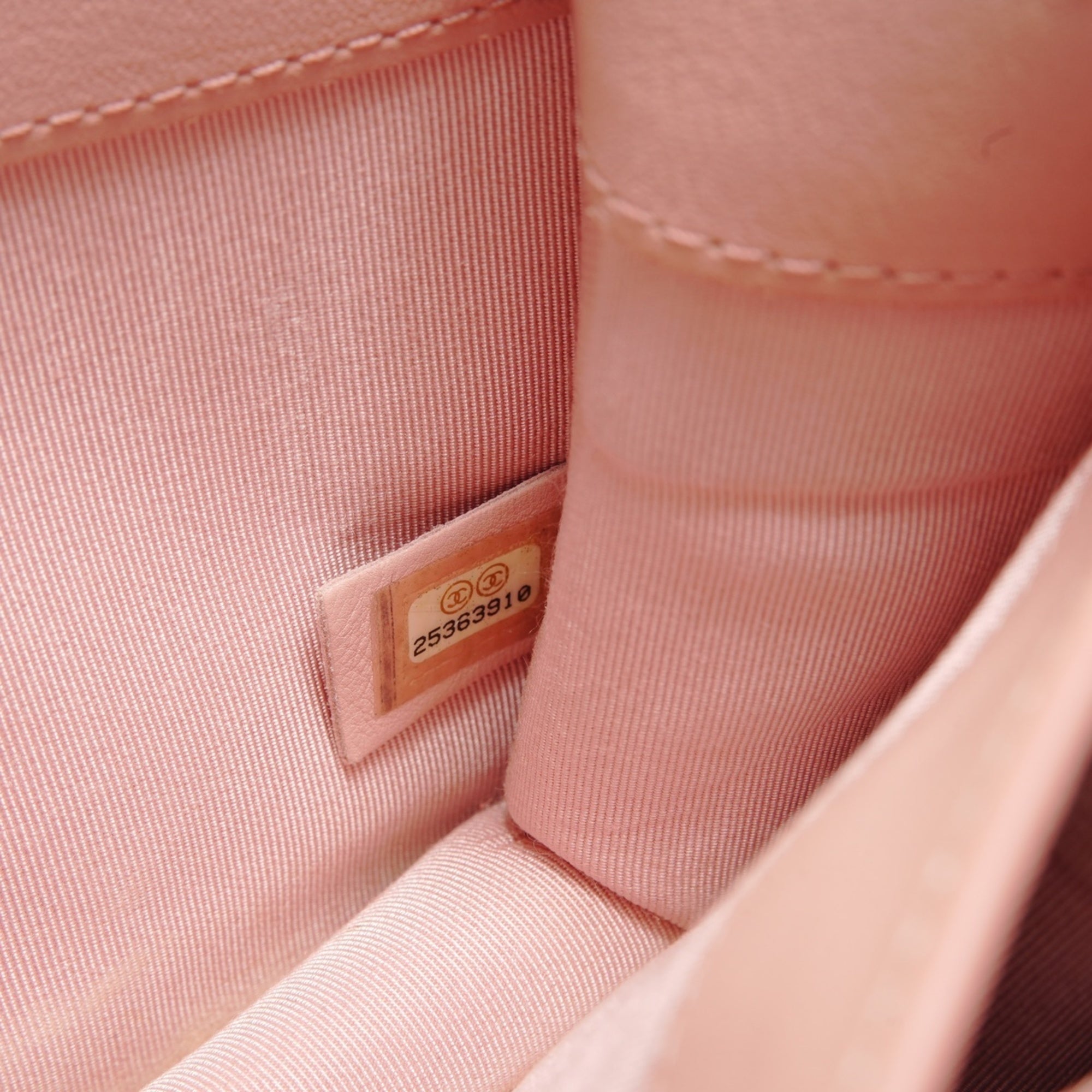 Chanel Pink Shoulder Bag (Pre-Owned)