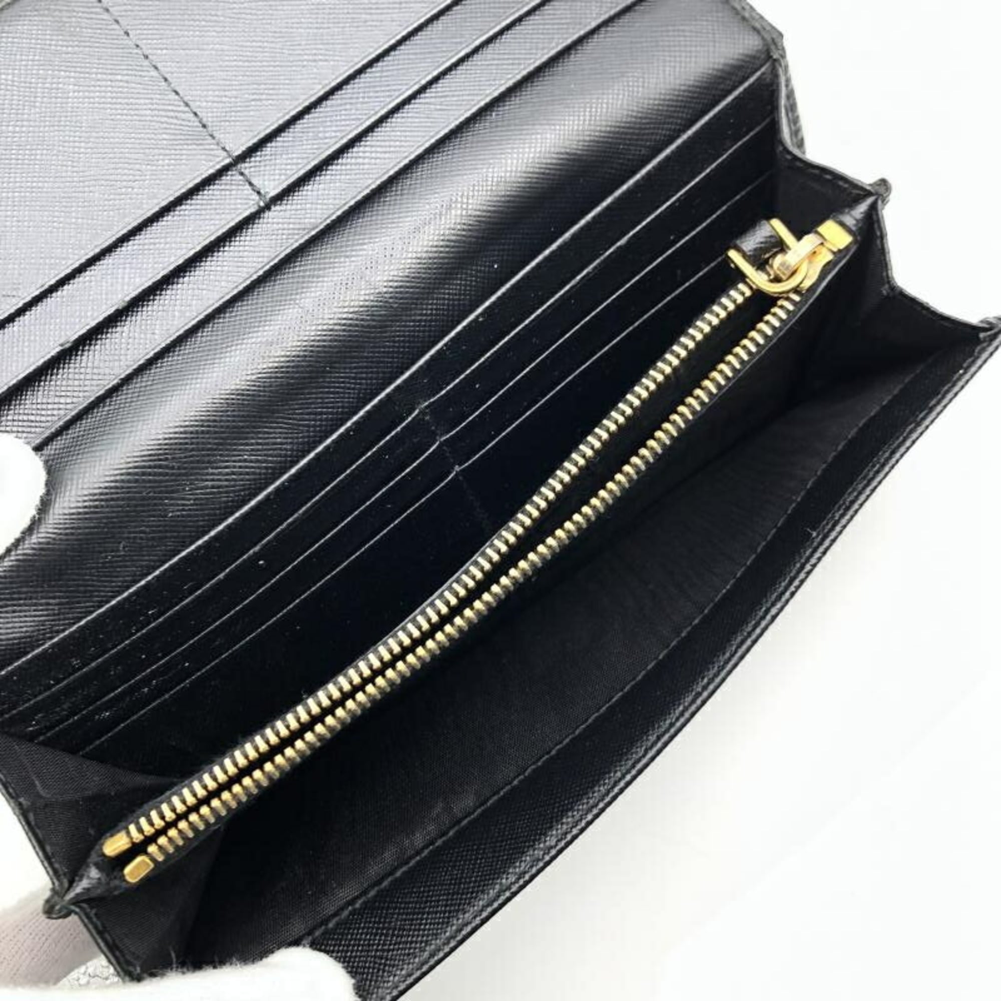 Prada Black (Pre-Owned)