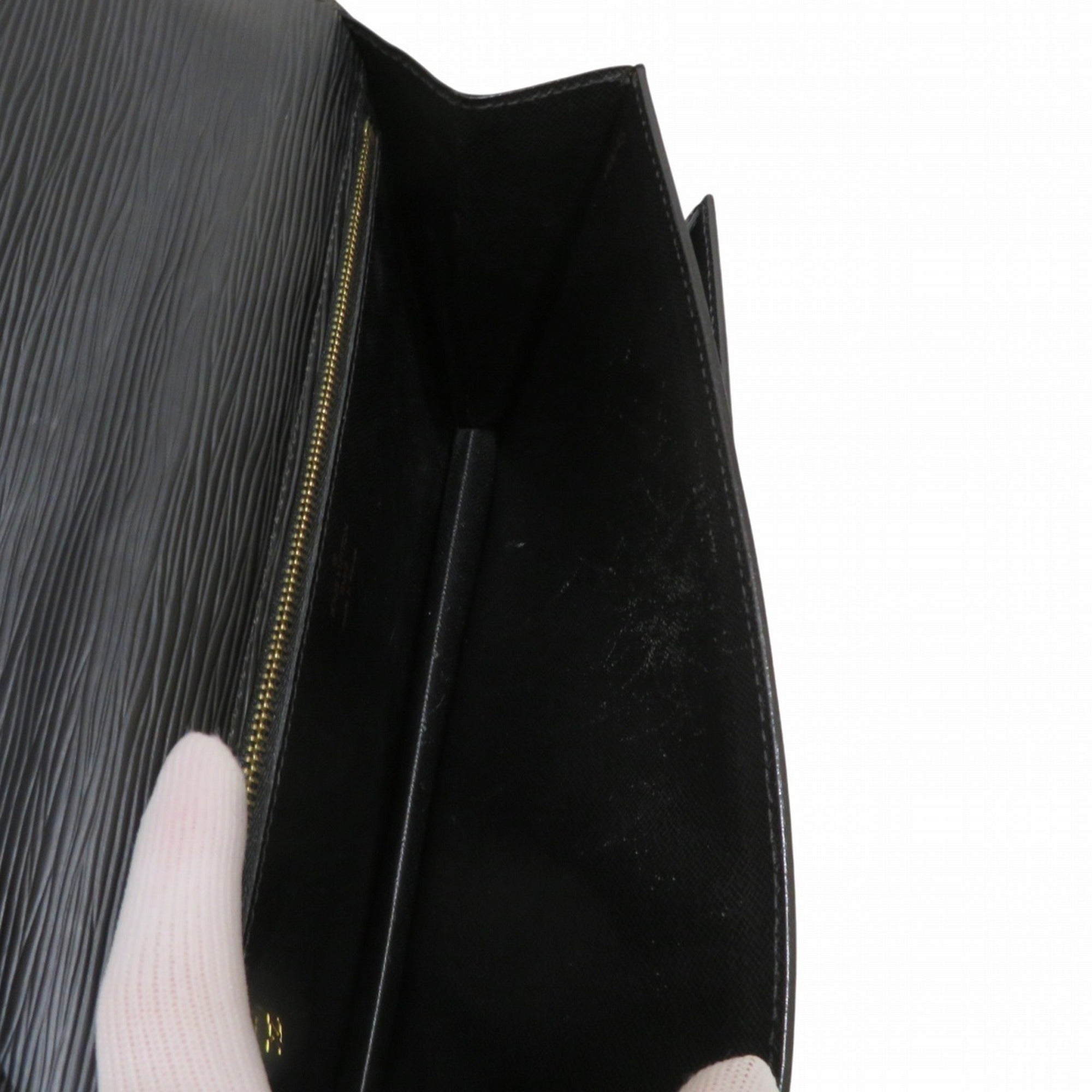 Louis Vuitton Black Epi Leather Clutch Bag (Pre-Owned)