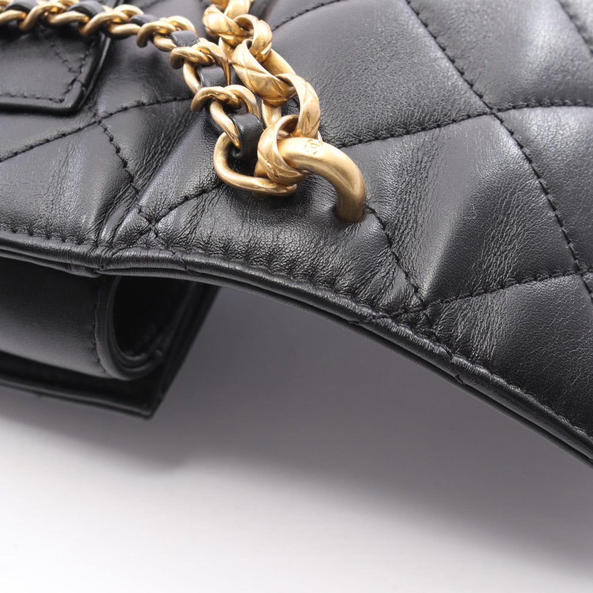 Chanel Black Leather Handbag Shoulder Bag (Pre-Owned)