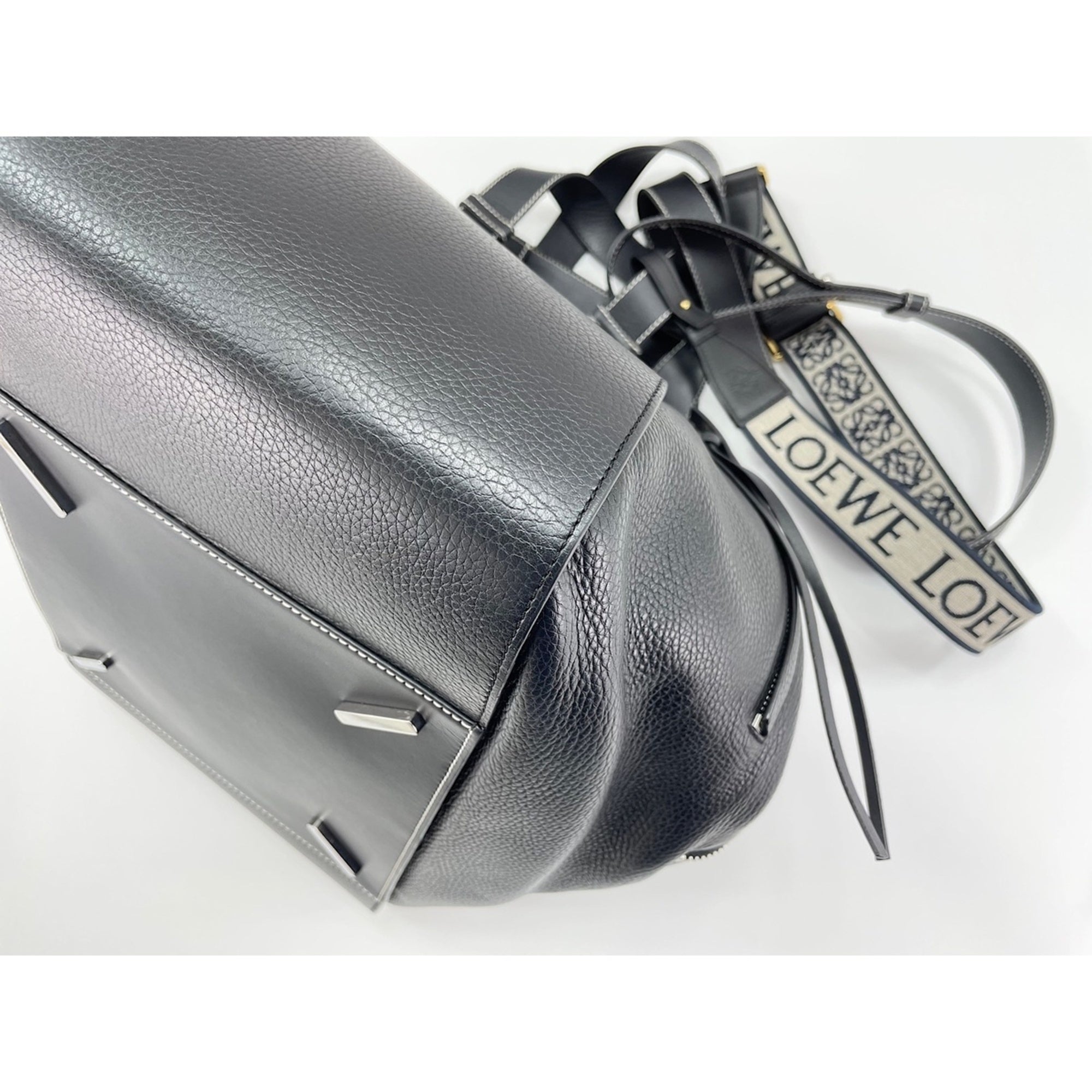 Loewe Hammock Black Leather Handbag (Pre-Owned)