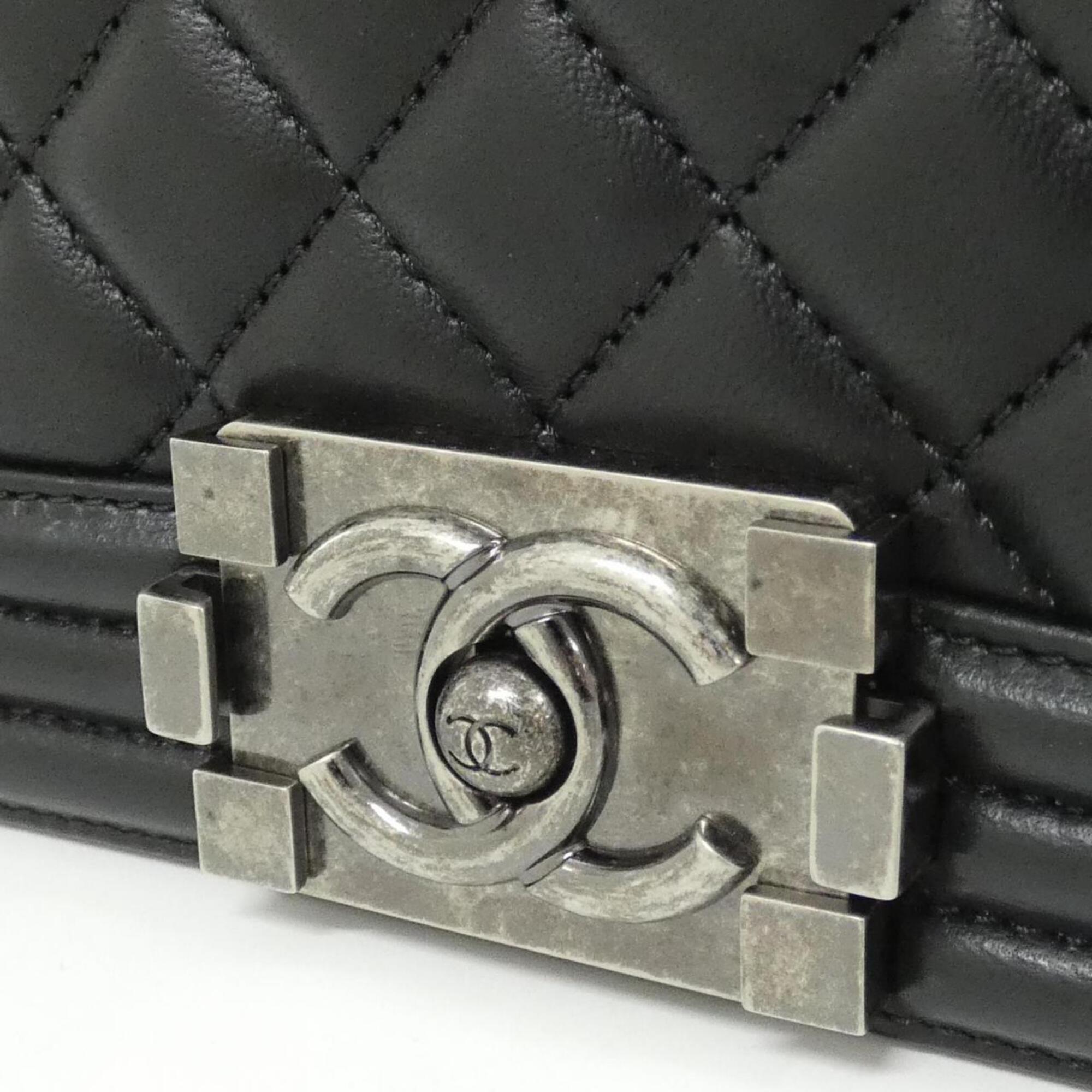 Chanel Black Shoulder Bag (Pre-Owned)