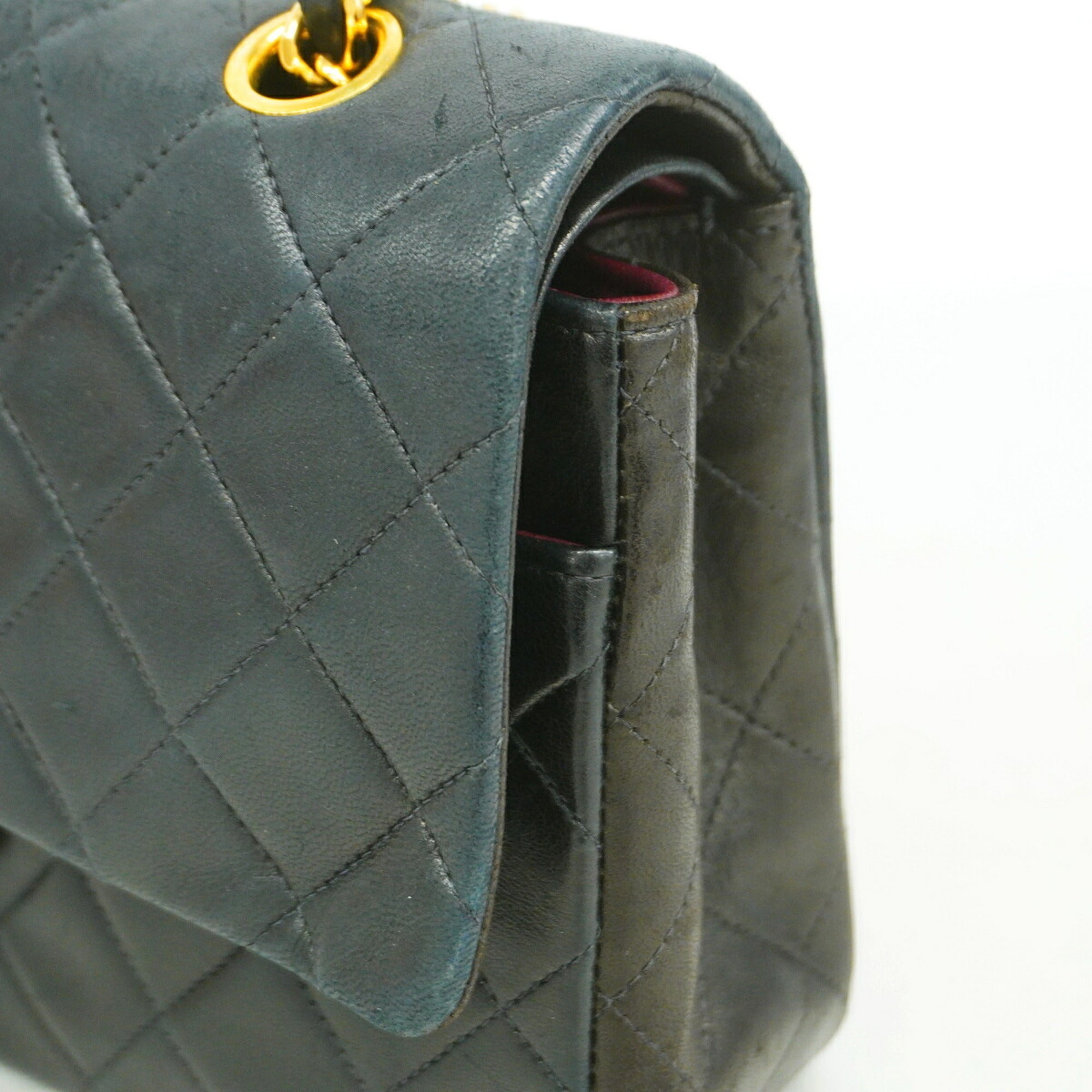 Chanel Black Leather Shoulder Bag (Pre-Owned)