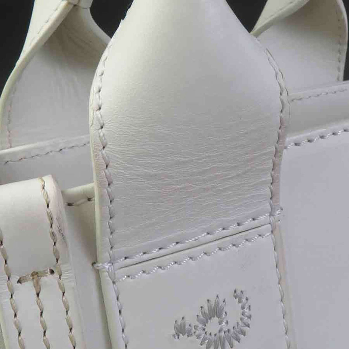 Chloé White Leather Shoulder Bag (Pre-Owned)