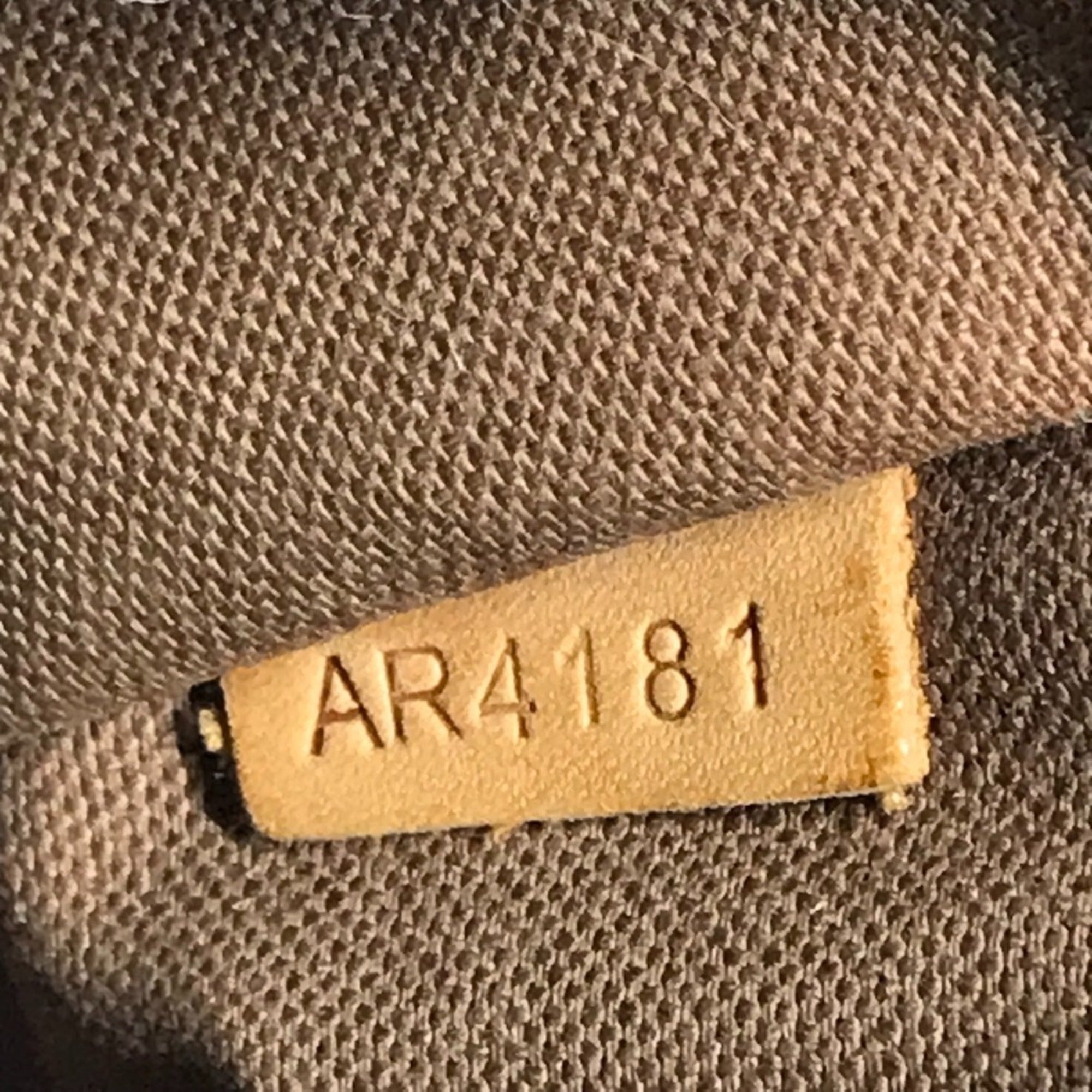 Louis Vuitton Brown Monogram Canvas Shoulder Bag (Pre-Owned)