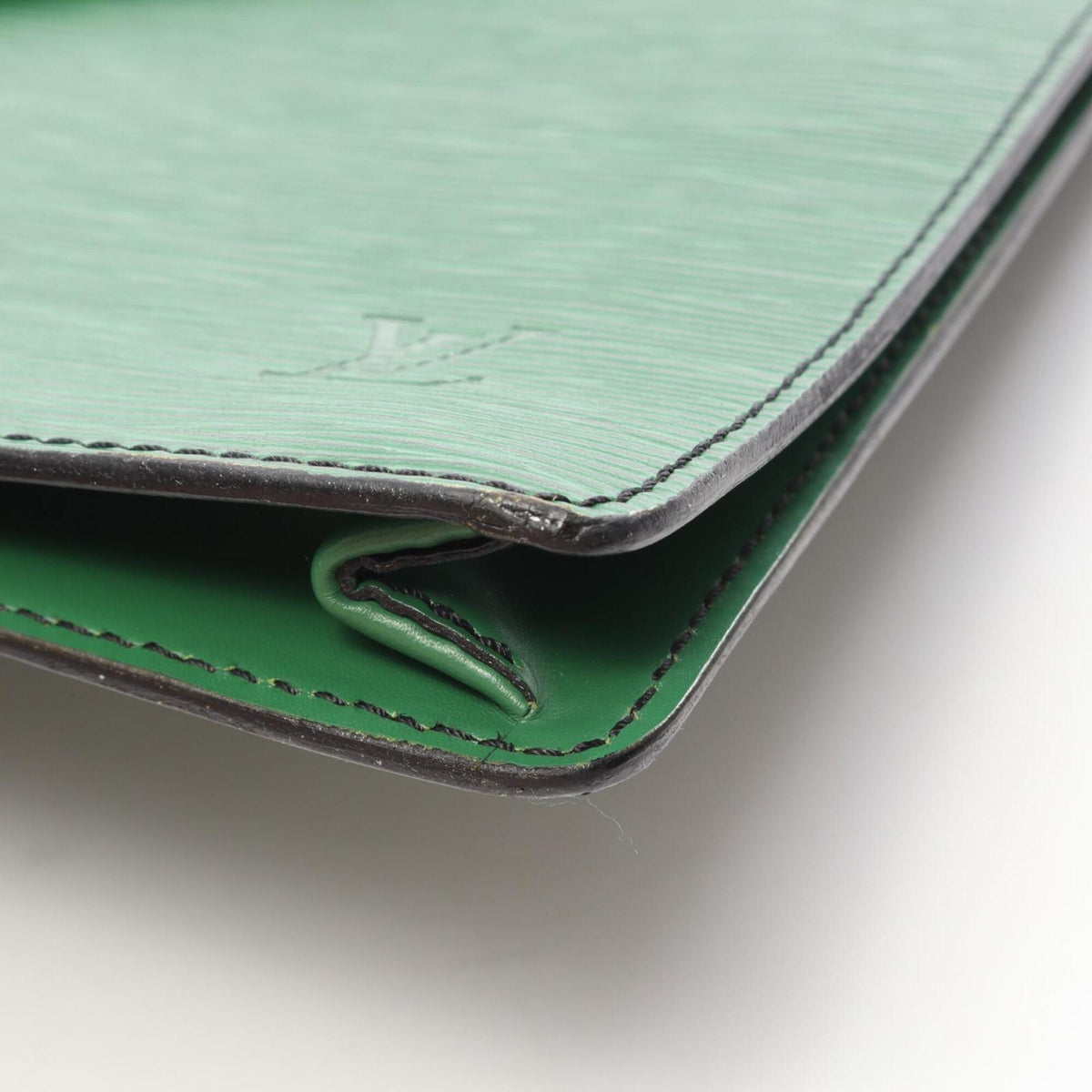 Louis Vuitton Borneo Green Green Epi Leather Clutch Bag (Pre-Owned)