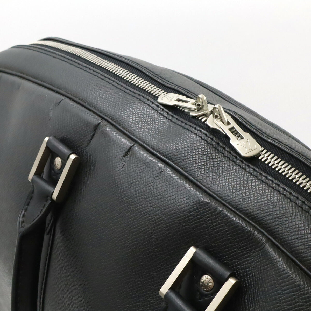 Louis Vuitton Ardoise Black Taiga Leather Boston Bag (Pre-Owned)