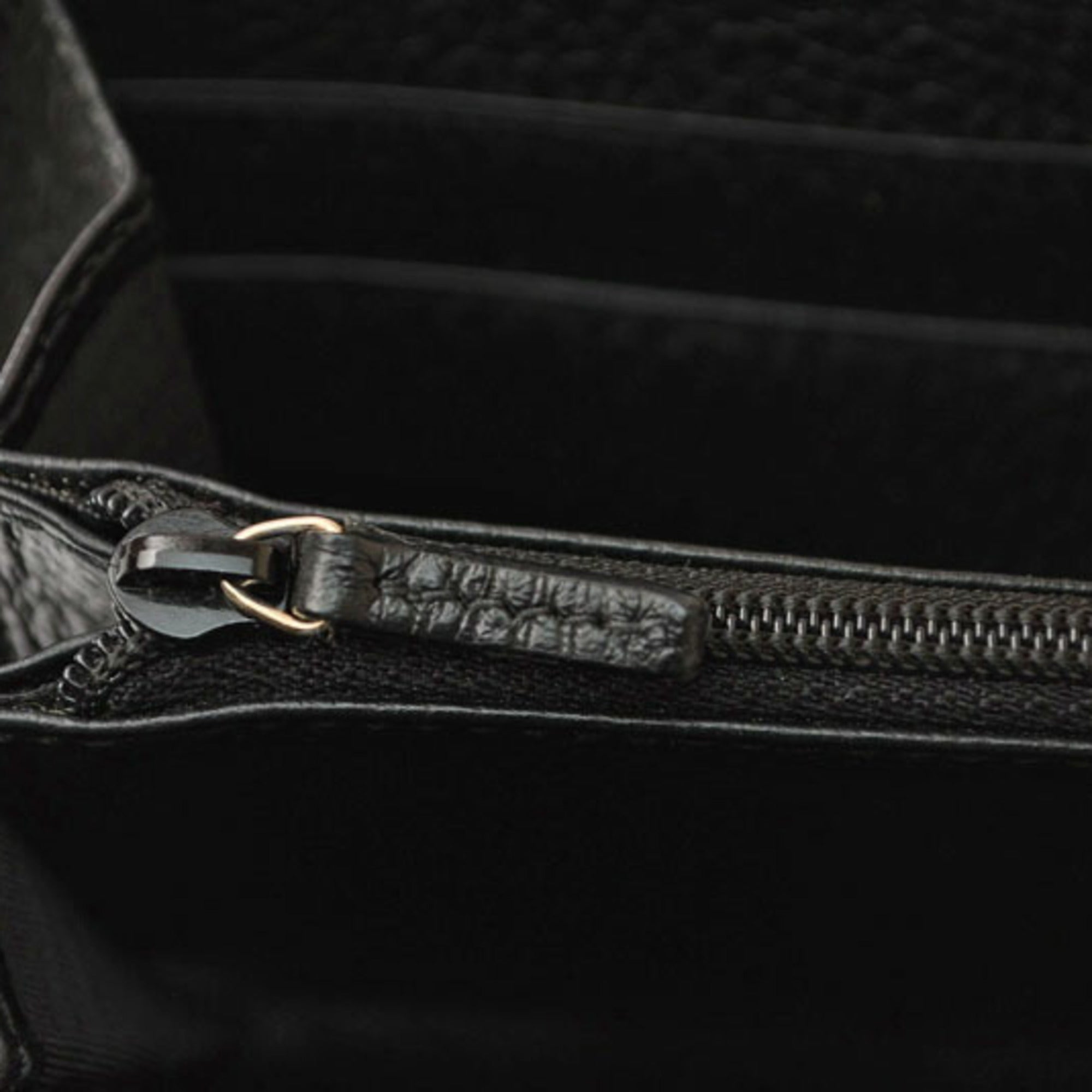 Gucci Black Leather Long Wallet (Bi-Fold) (Pre-Owned)