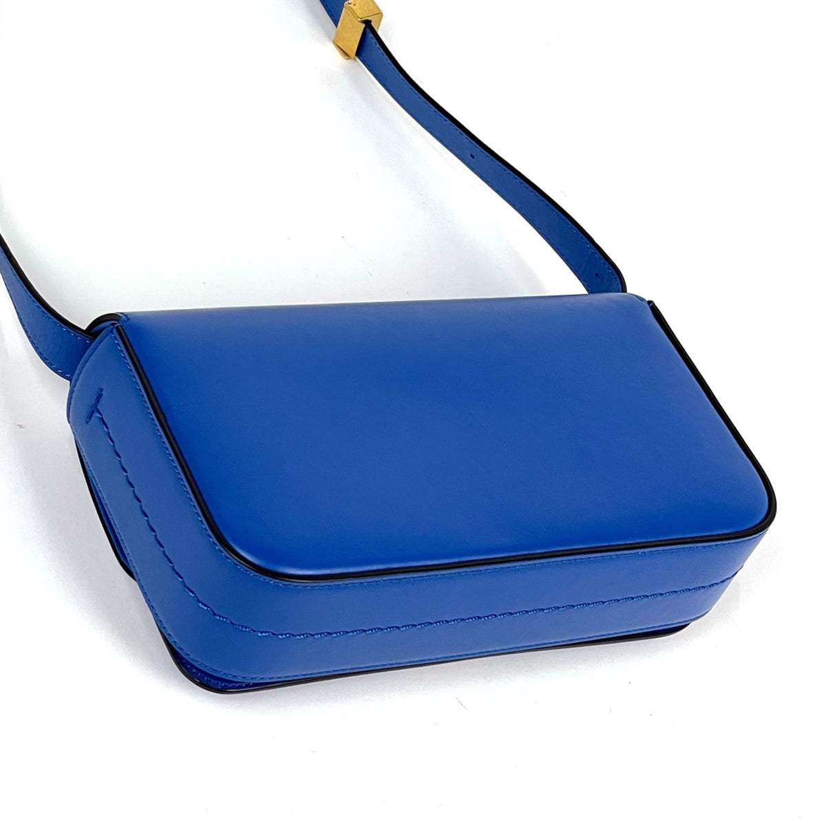 Tod's Blue Leather Shoulder Bag (Pre-Owned)